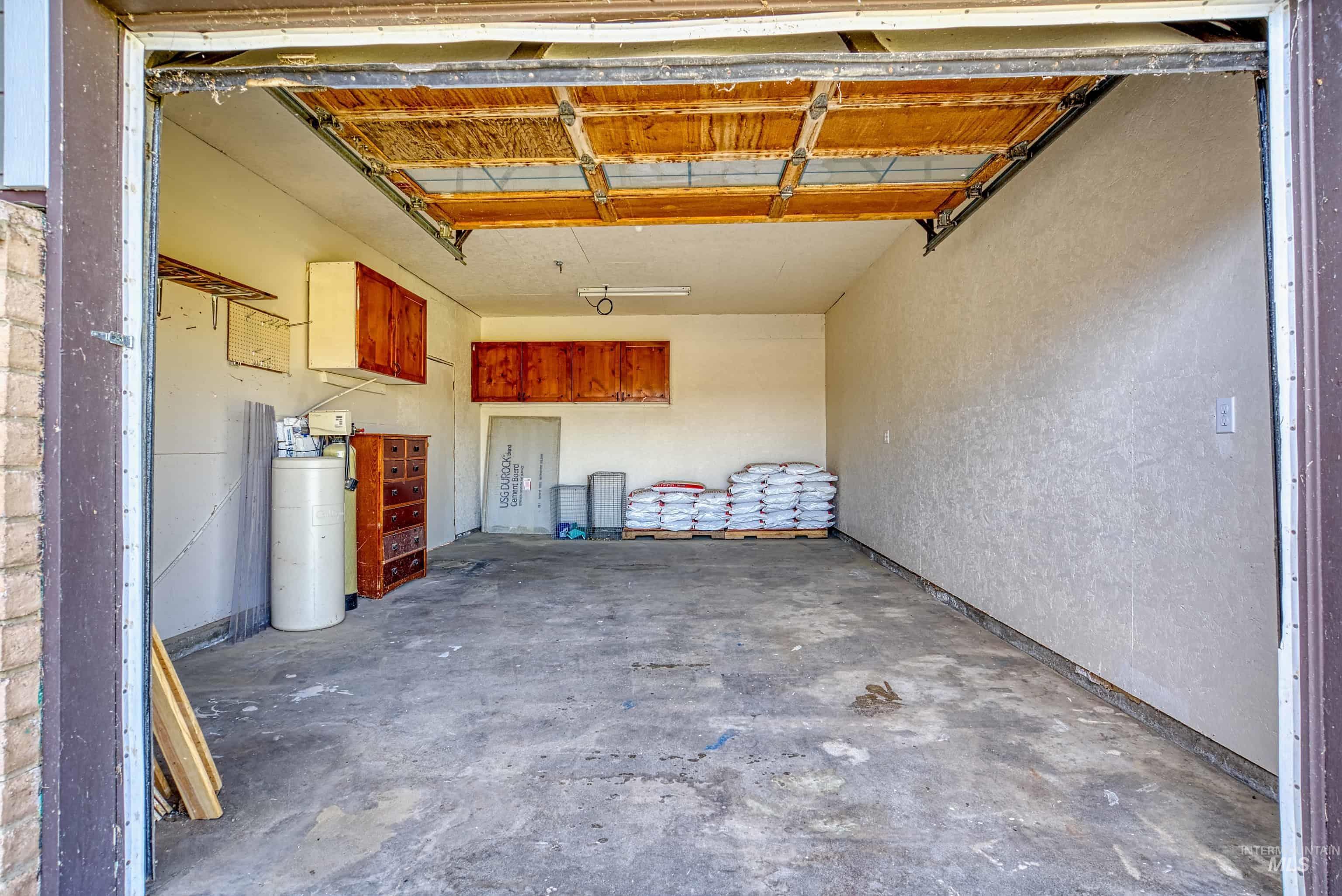 425 W Peach Rd, Ontario, Oregon 97914-8017, 5 Bedrooms, 2 Bathrooms, Farm & Ranch For Sale, Price $570,000, 98965103