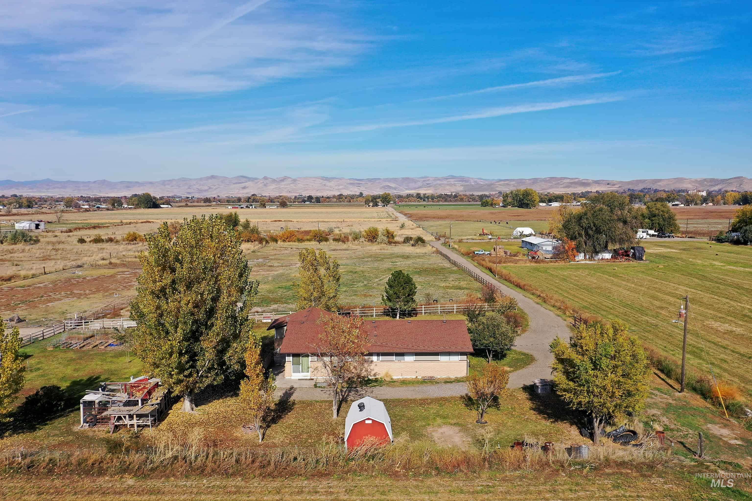 425 W Peach Rd, Ontario, Oregon 97914-8017, 5 Bedrooms, 2 Bathrooms, Farm & Ranch For Sale, Price $570,000, 98965103