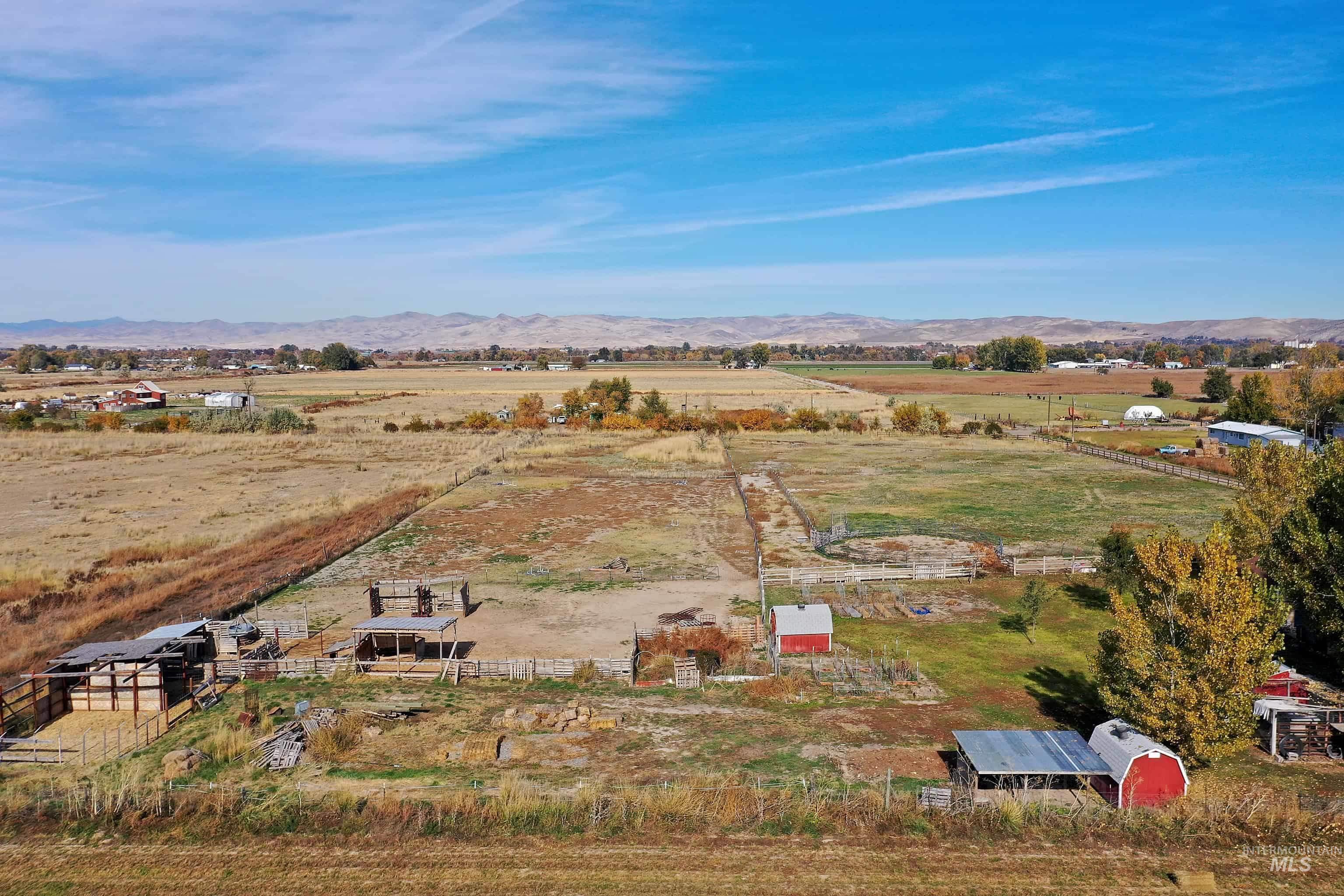 425 W Peach Rd, Ontario, Oregon 97914-8017, 5 Bedrooms, 2 Bathrooms, Farm & Ranch For Sale, Price $570,000, 98965103