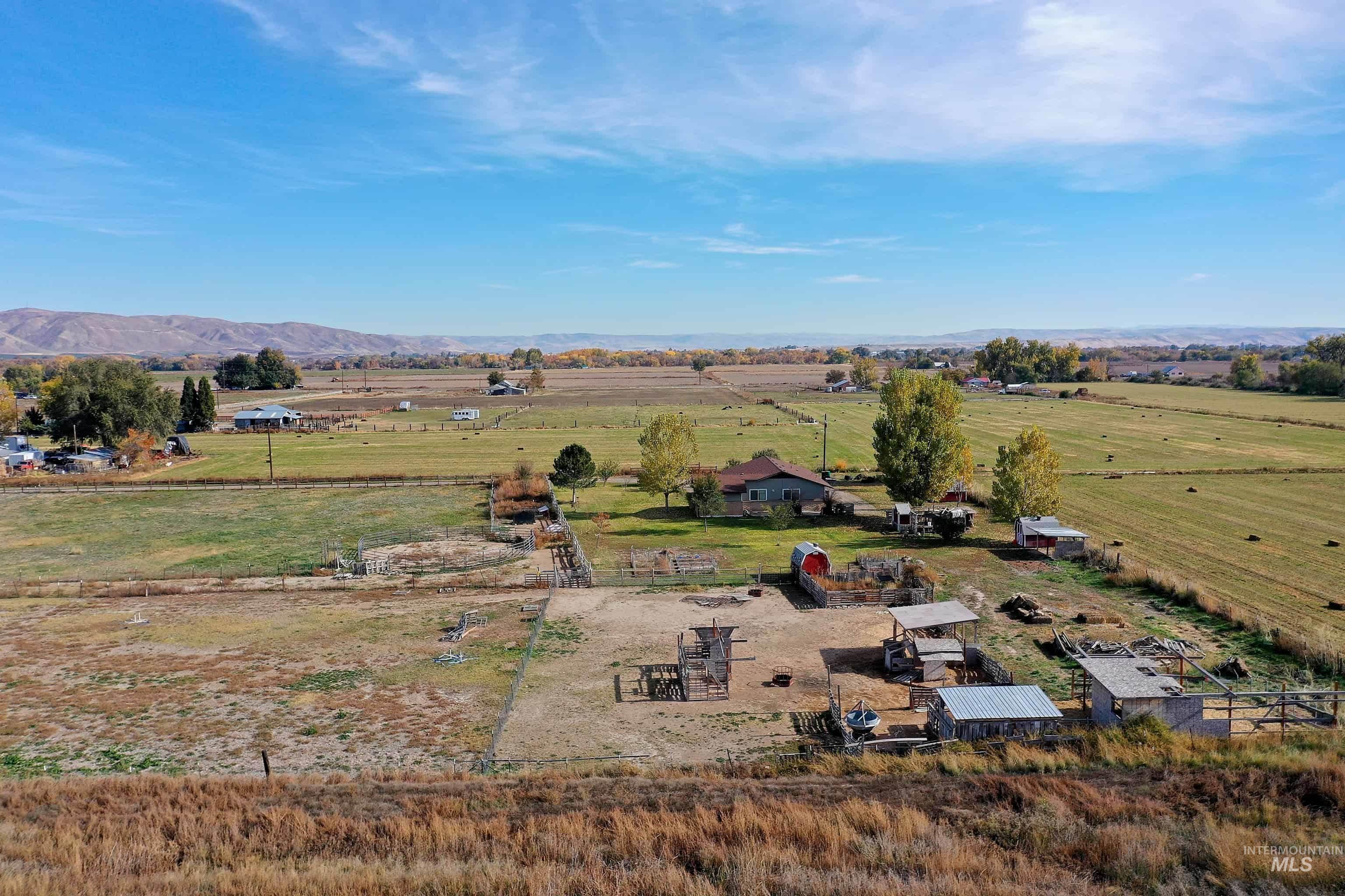 425 W Peach Rd, Ontario, Oregon 97914-8017, 5 Bedrooms, 2 Bathrooms, Farm & Ranch For Sale, Price $570,000, 98965103