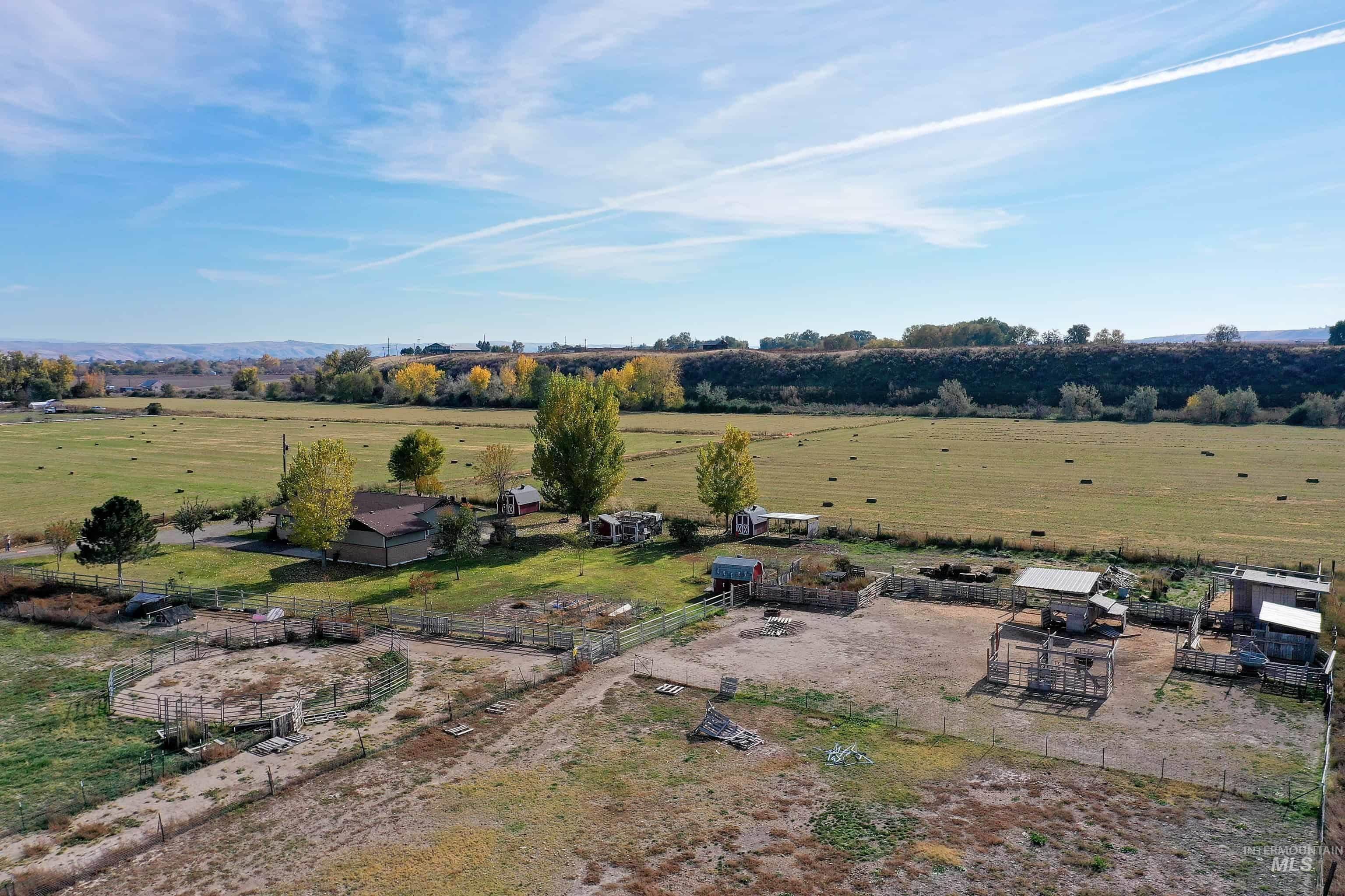 425 W Peach Rd, Ontario, Oregon 97914-8017, 5 Bedrooms, 2 Bathrooms, Farm & Ranch For Sale, Price $570,000, 98965103