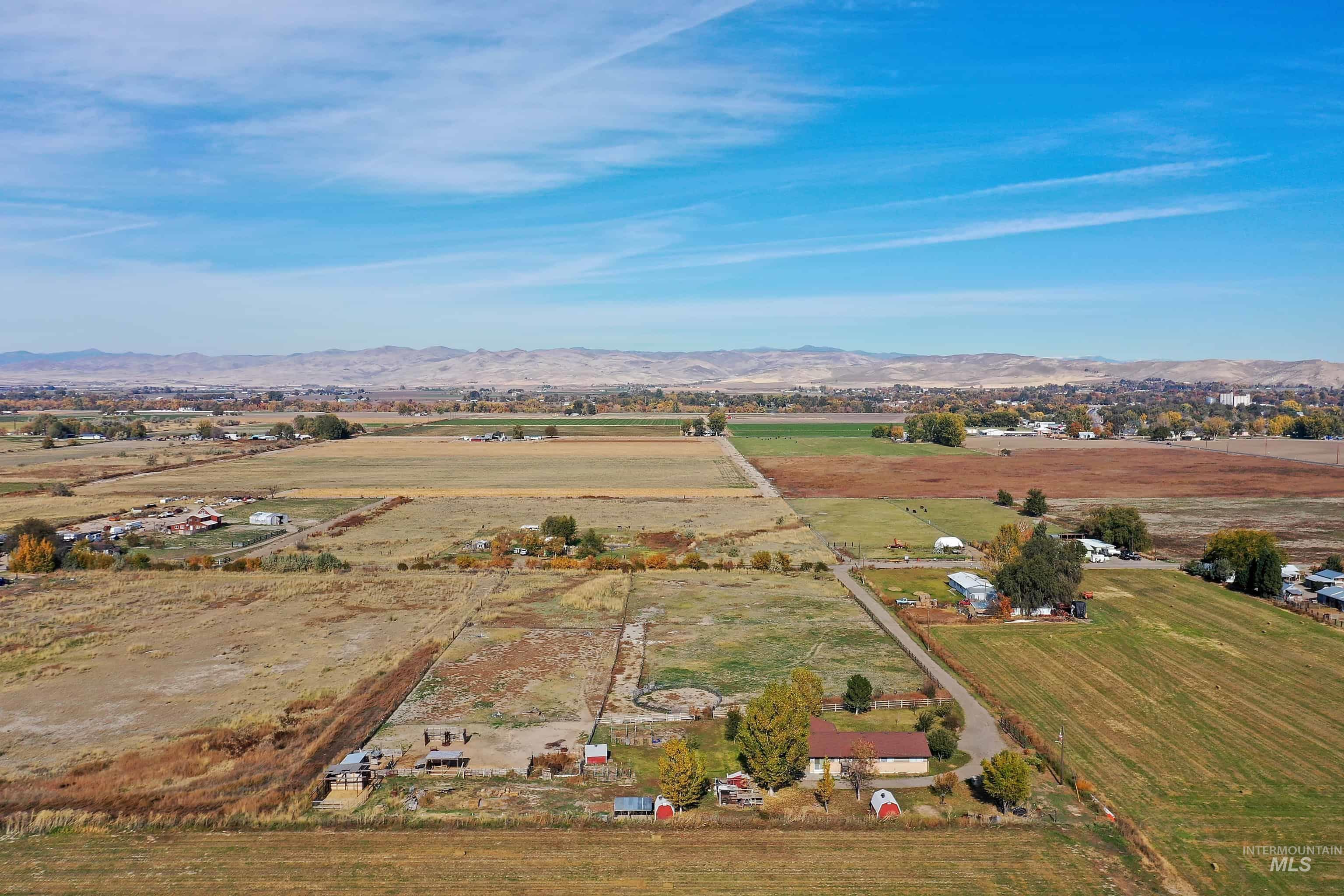 425 W Peach Rd, Ontario, Oregon 97914-8017, 5 Bedrooms, 2 Bathrooms, Farm & Ranch For Sale, Price $570,000, 98965103