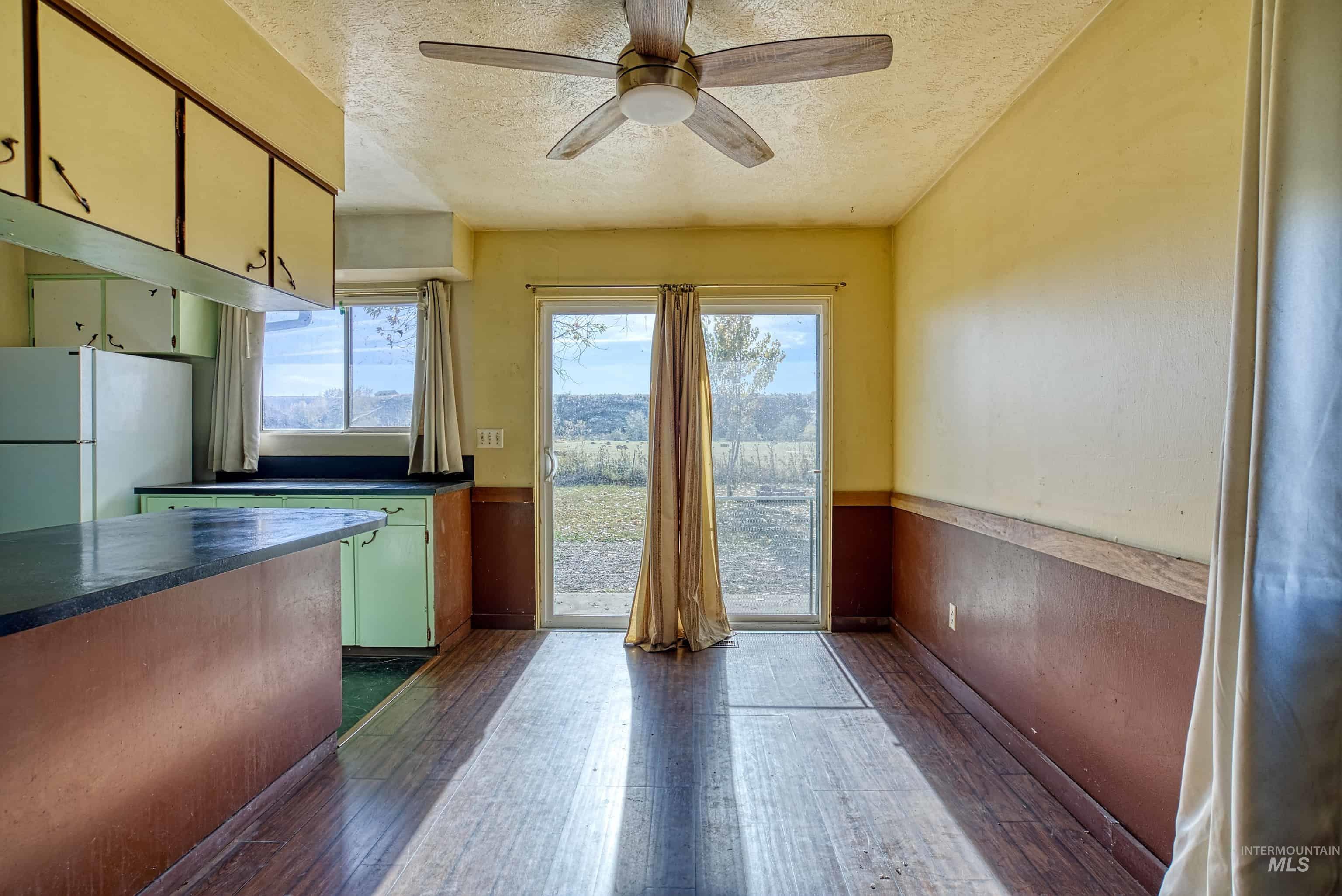 425 W Peach Rd, Ontario, Oregon 97914-8017, 5 Bedrooms, 2 Bathrooms, Farm & Ranch For Sale, Price $570,000, 98965103