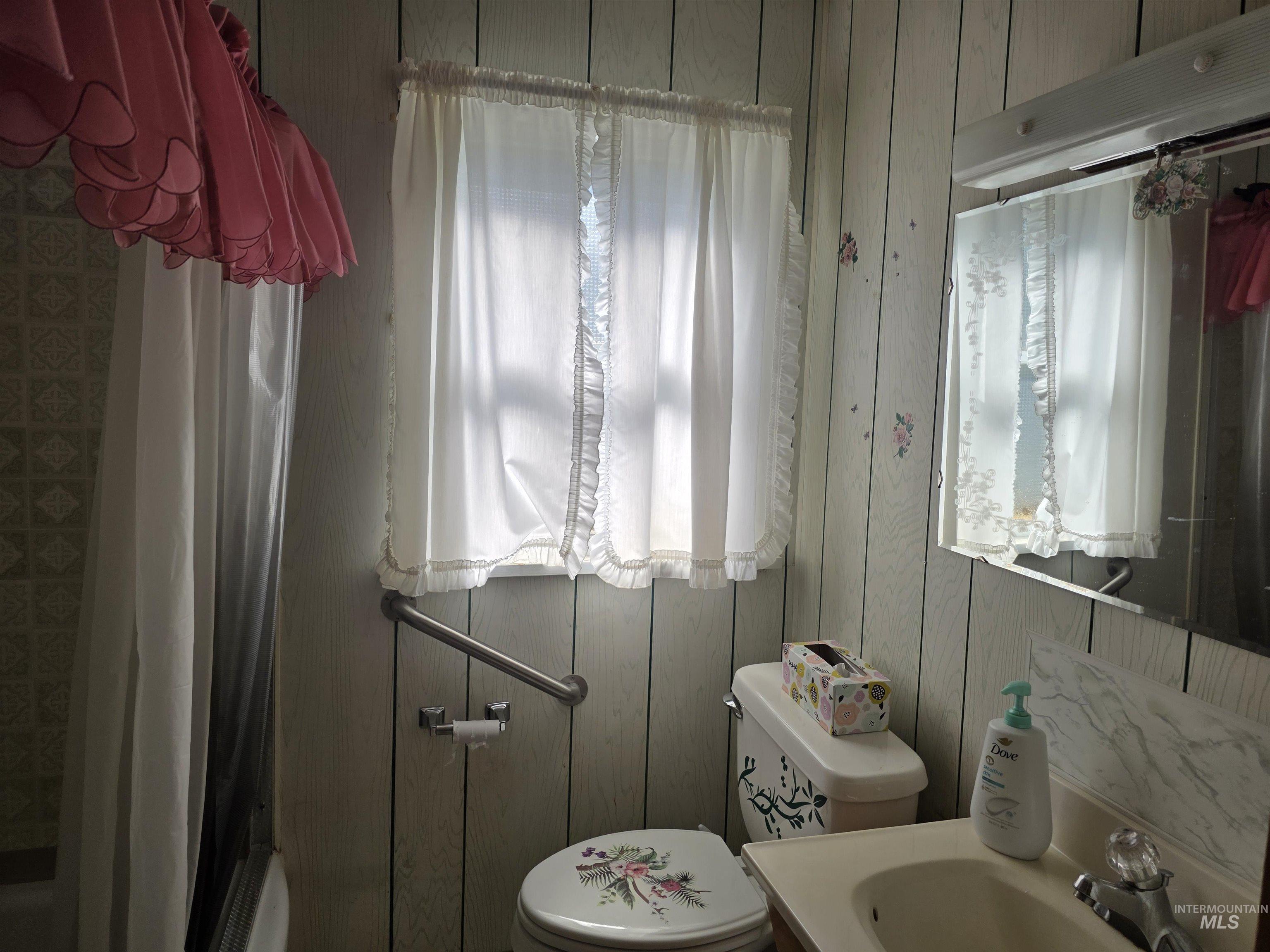 909 12th St, Kamiah, Idaho 83536, 4 Bedrooms, 2 Bathrooms, Residential For Sale, Price $255,000, 98965106