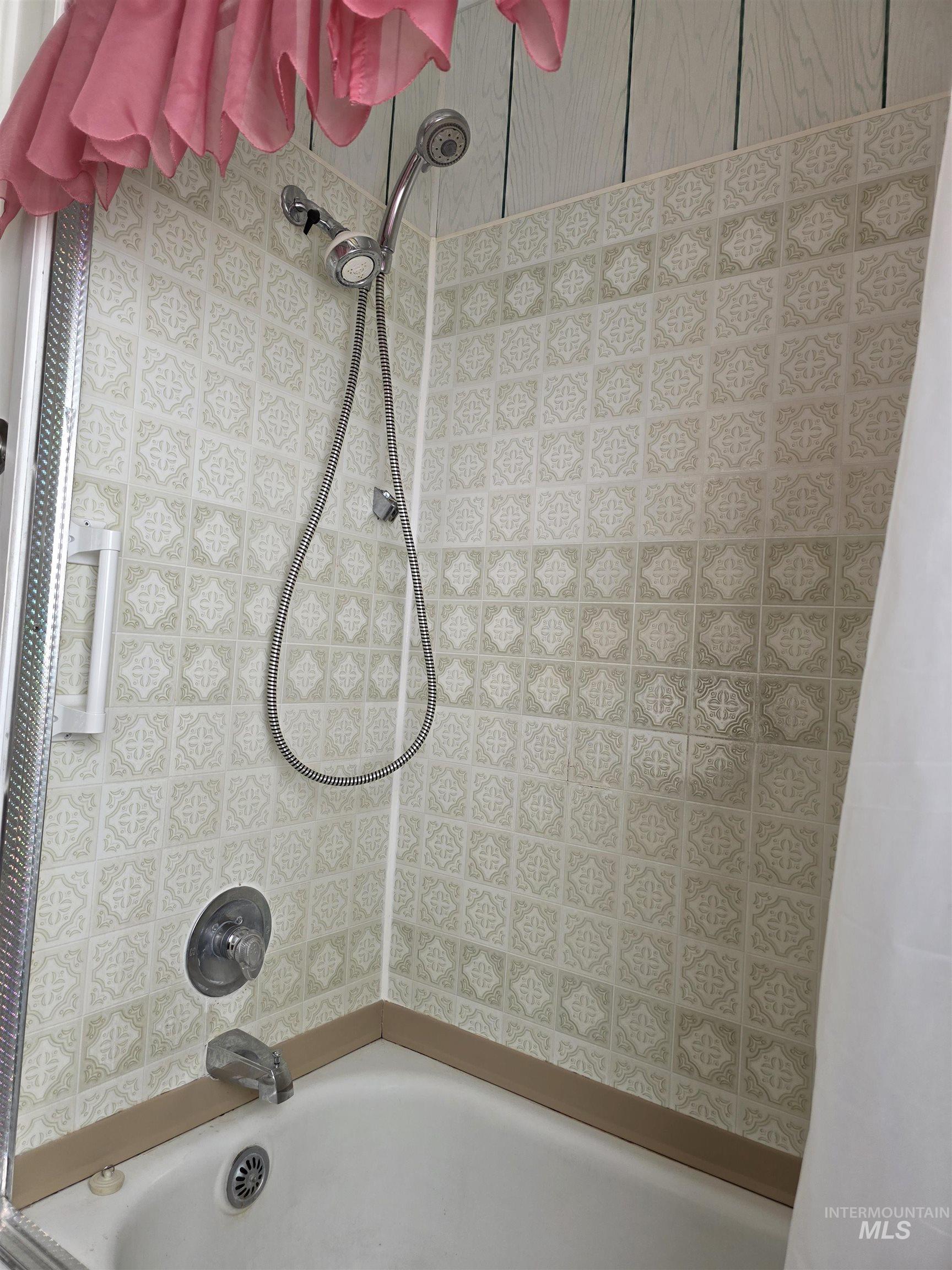 909 12th St, Kamiah, Idaho 83536, 4 Bedrooms, 2 Bathrooms, Residential For Sale, Price $255,000, 98965106