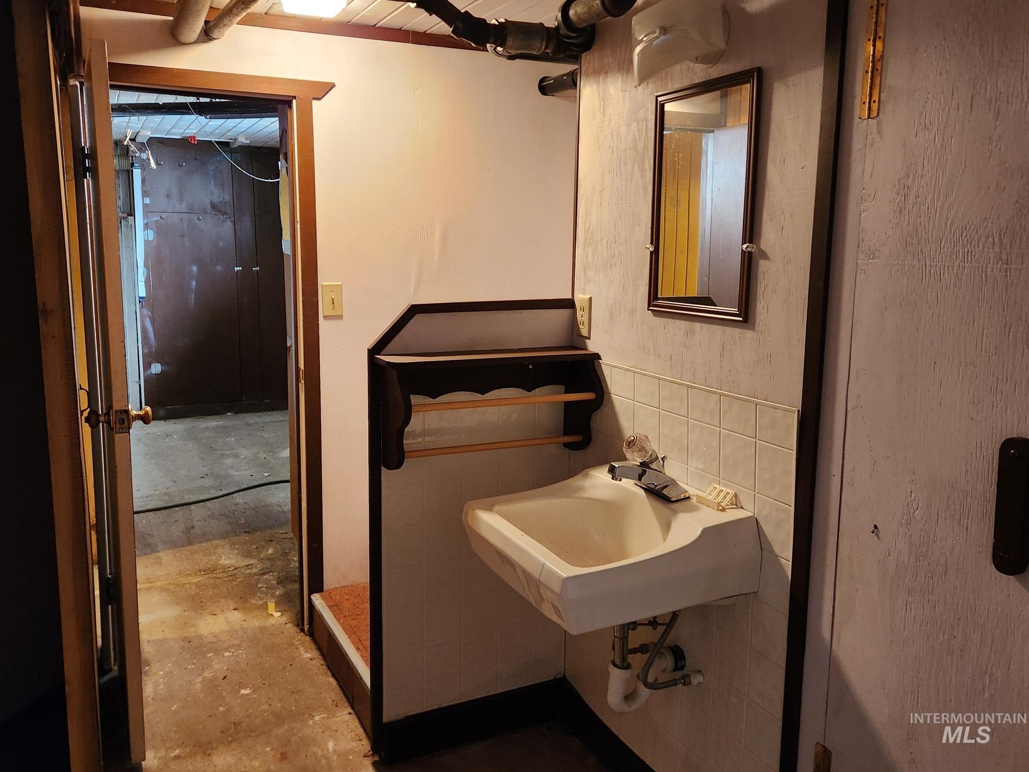 909 12th St, Kamiah, Idaho 83536, 4 Bedrooms, 2 Bathrooms, Residential For Sale, Price $255,000, 98965106