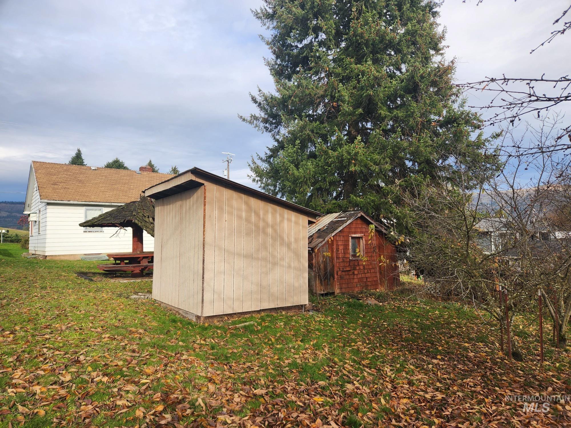 909 12th St, Kamiah, Idaho 83536, 4 Bedrooms, 2 Bathrooms, Residential For Sale, Price $255,000, 98965106