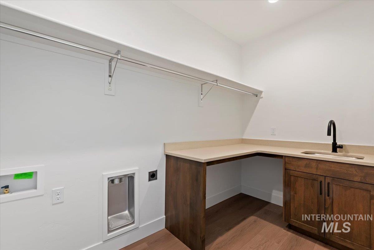 10511 W Mizzle Drive, Star, Idaho 83669-000, 5 Bedrooms, 4 Bathrooms, Residential For Sale, Price $874,900,MLS 98965107