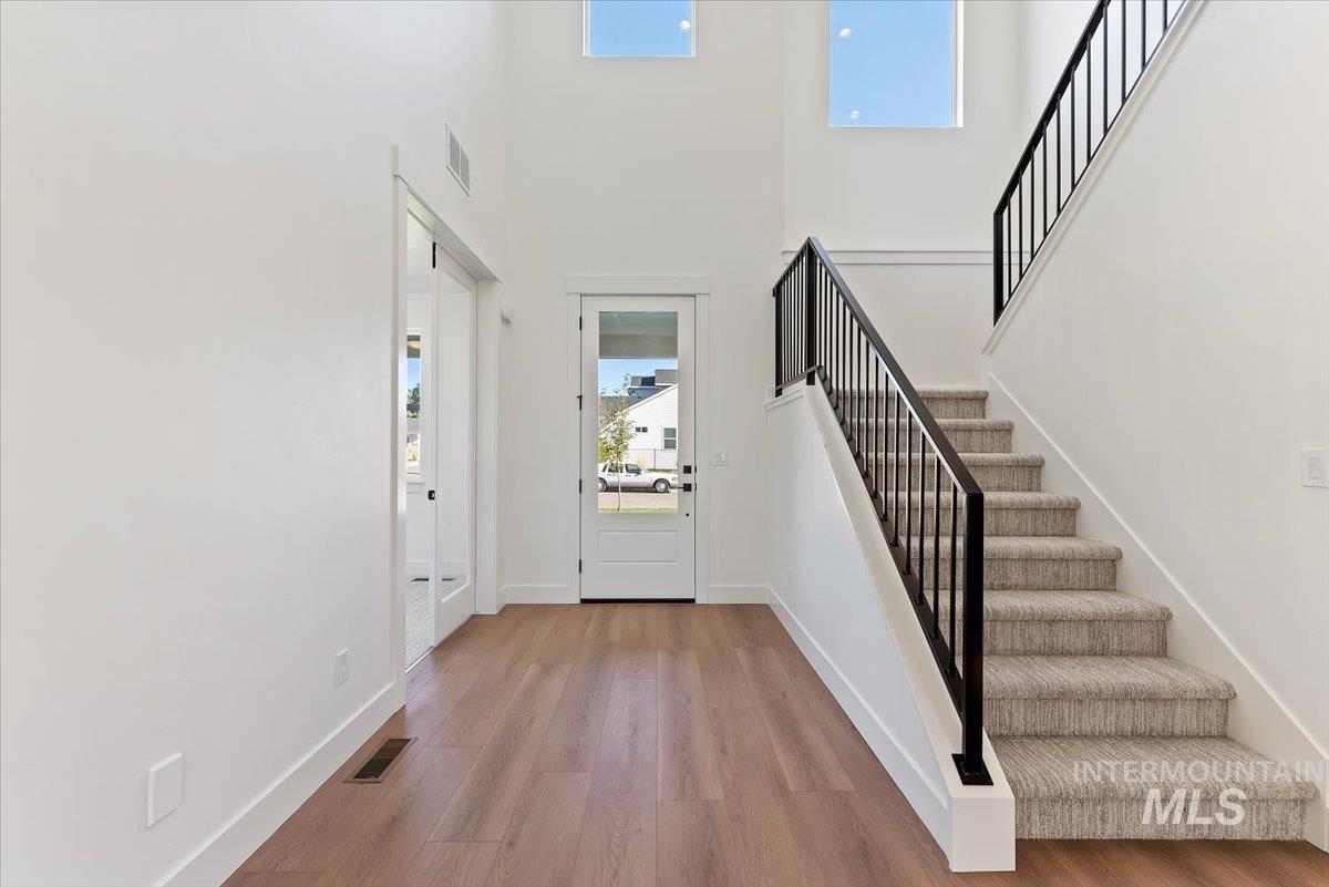 10511 W Mizzle Drive, Star, Idaho 83669-000, 5 Bedrooms, 4 Bathrooms, Residential For Sale, Price $874,900,MLS 98965107