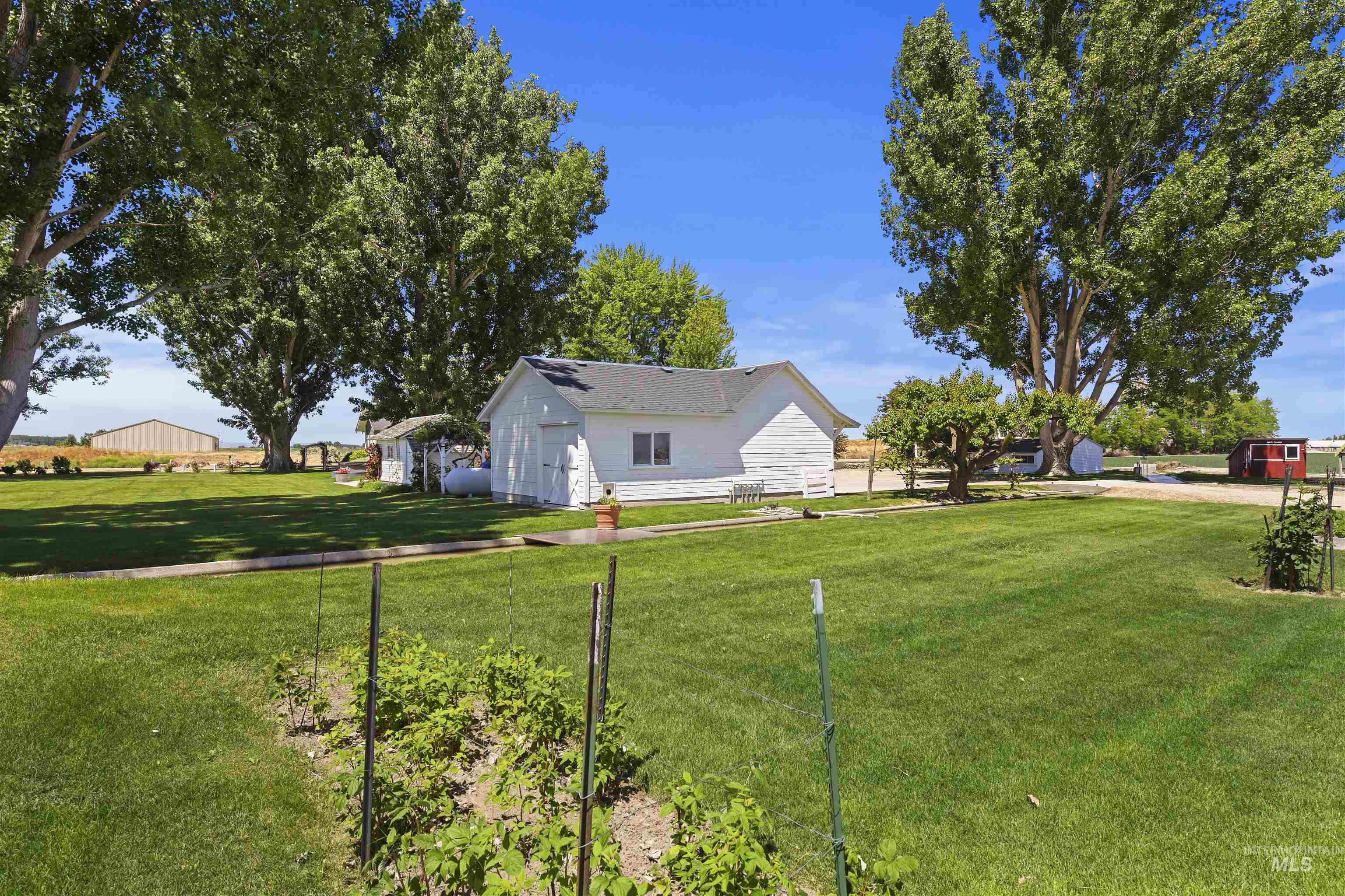 19234 Top Road, Caldwell, Idaho 83607, 3 Bedrooms, 2 Bathrooms, Residential For Sale, Price $1,199,000,MLS 98965120