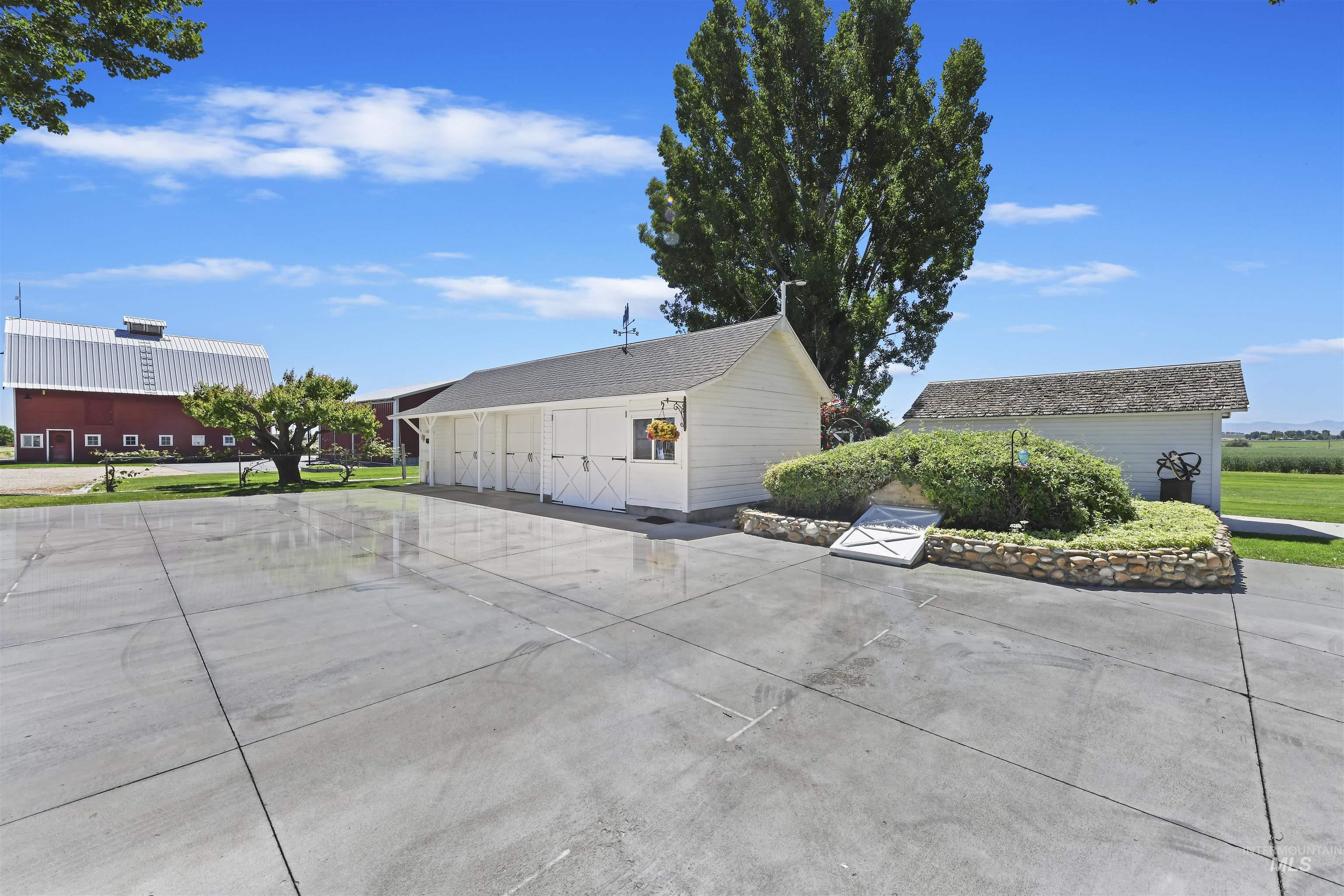 19234 Top Road, Caldwell, Idaho 83607, 3 Bedrooms, 2 Bathrooms, Residential For Sale, Price $1,199,000,MLS 98965120