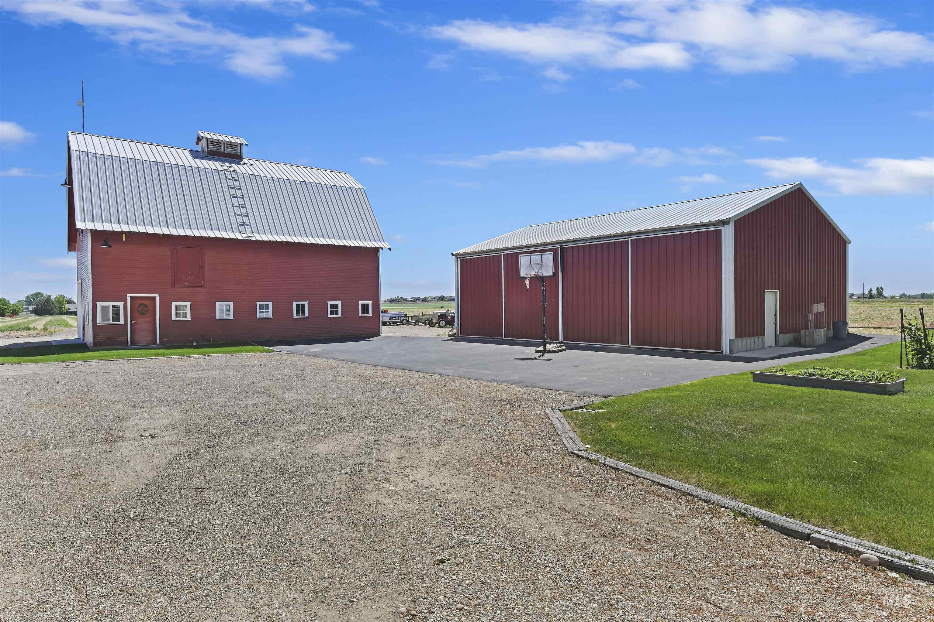 19234 Top Road, Caldwell, Idaho 83607, 3 Bedrooms, 2 Bathrooms, Residential For Sale, Price $1,199,000,MLS 98965120