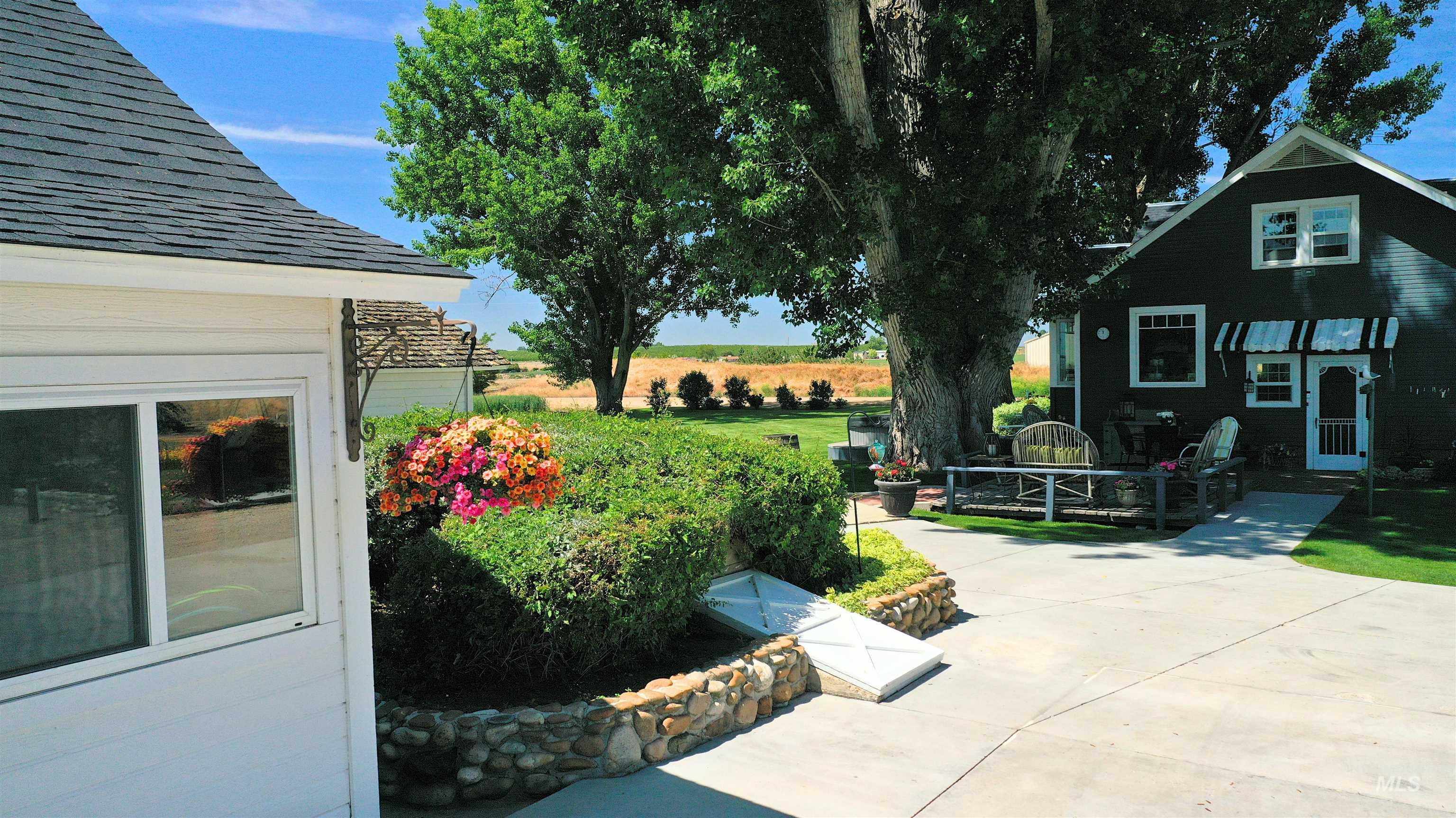 19234 Top Road, Caldwell, Idaho 83607, 3 Bedrooms, 2 Bathrooms, Residential For Sale, Price $1,199,000,MLS 98965120