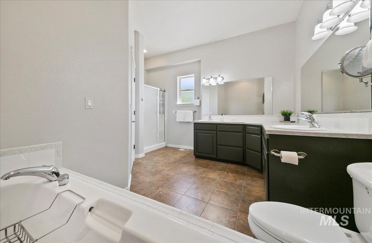 4019 E Man O War Dr, Nampa, Idaho 83686, 4 Bedrooms, 2.5 Bathrooms, Residential For Sale, Price $896,500,MLS 98965132