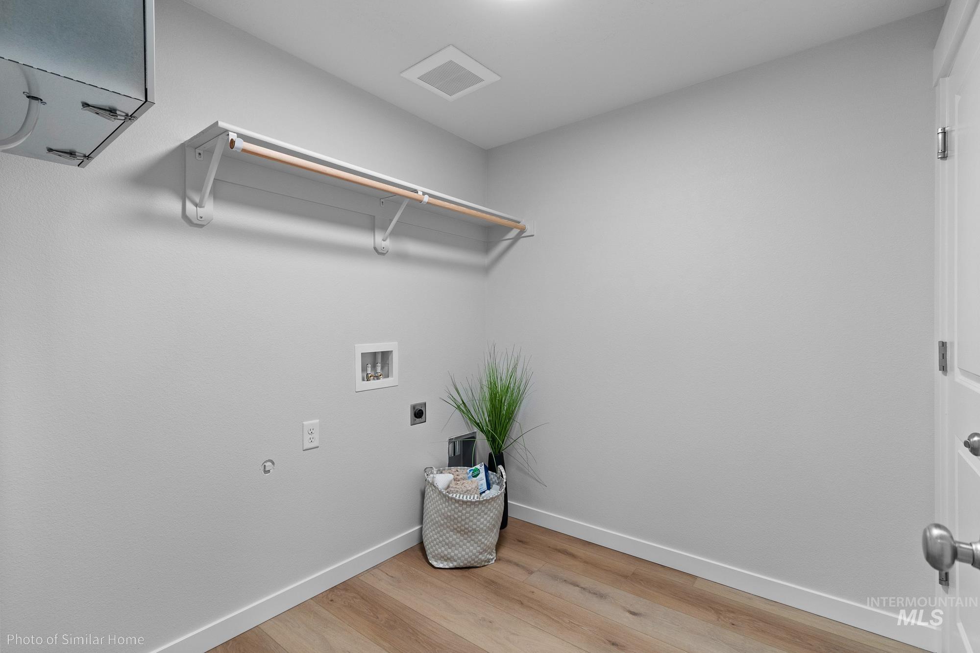 1697 Tule Dr, Twin Falls, Idaho 83301, 4 Bedrooms, 2 Bathrooms, Residential For Sale, Price $444,990,MLS 98965139