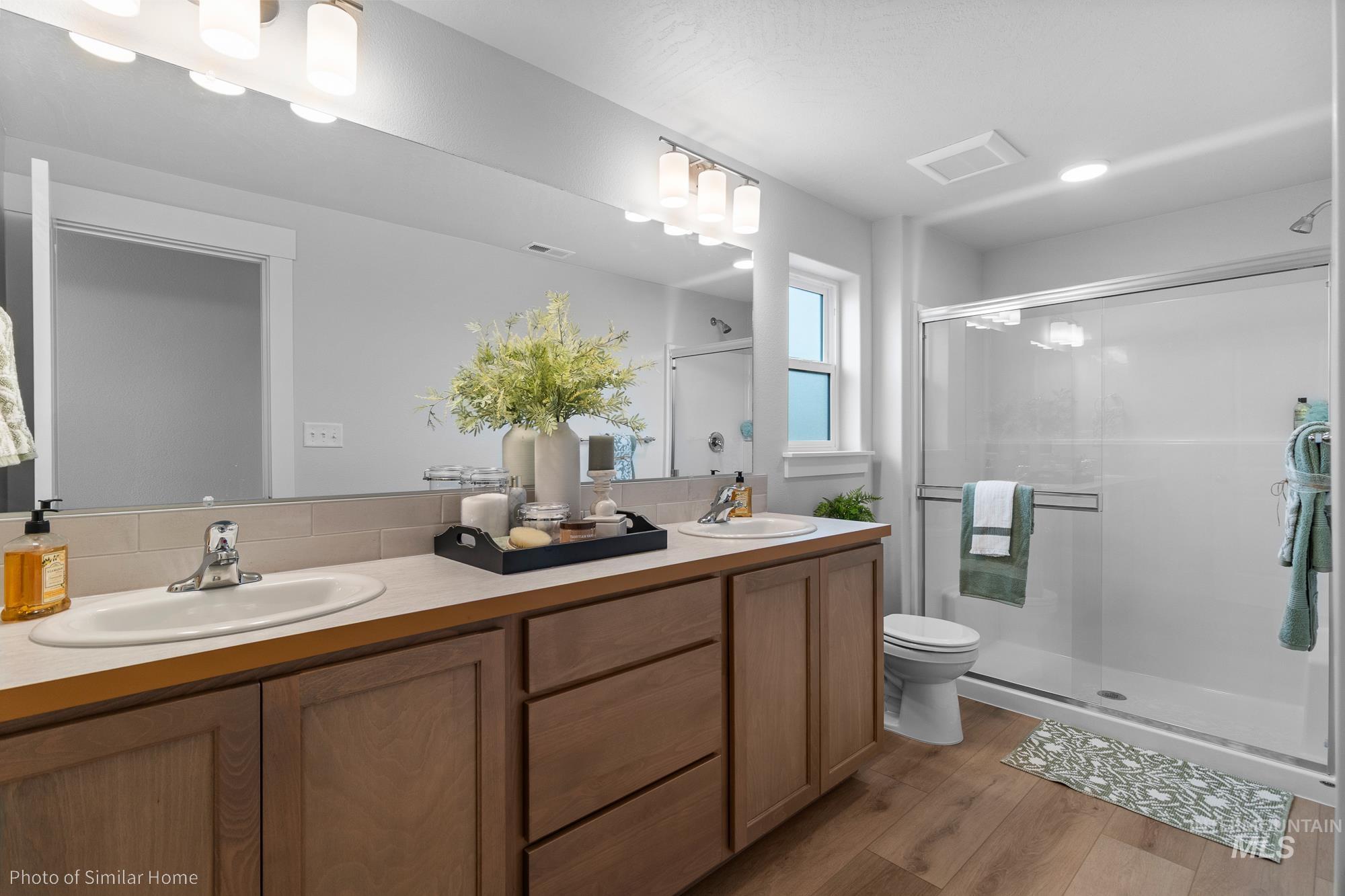 1697 Tule Dr, Twin Falls, Idaho 83301, 4 Bedrooms, 2 Bathrooms, Residential For Sale, Price $444,990,MLS 98965139