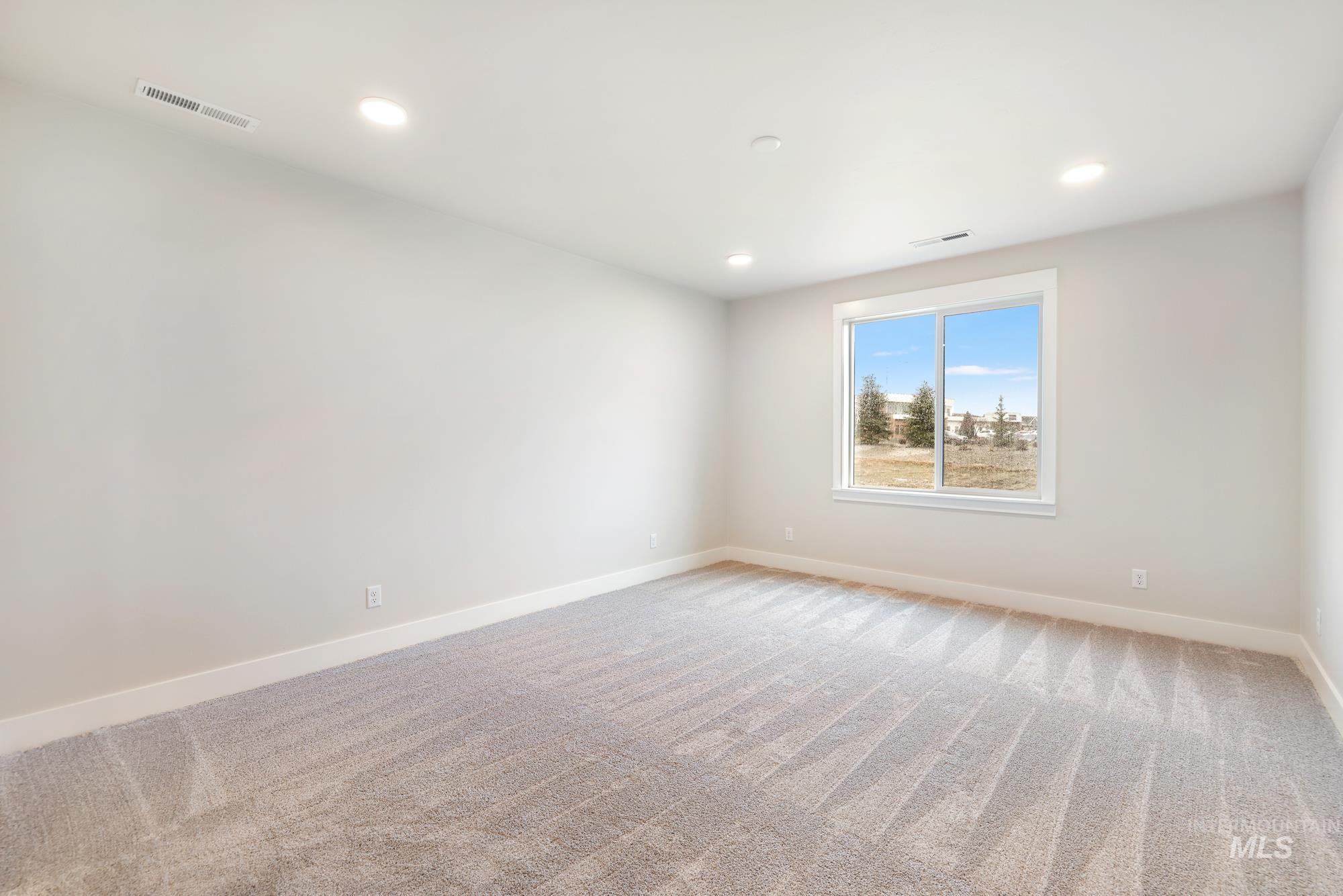 1677 Tule Dr, Twin Falls, Idaho 83301, 3 Bedrooms, 2 Bathrooms, Residential For Sale, Price $454,990, 98965140