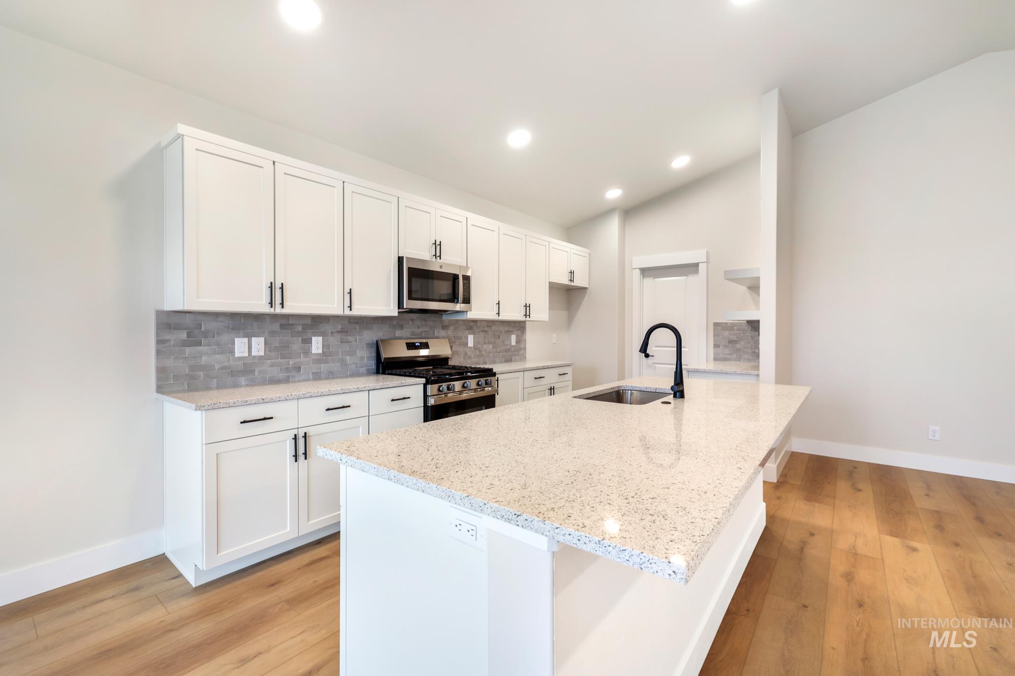 1677 Tule Dr, Twin Falls, Idaho 83301, 3 Bedrooms, 2 Bathrooms, Residential For Sale, Price $454,990, 98965140