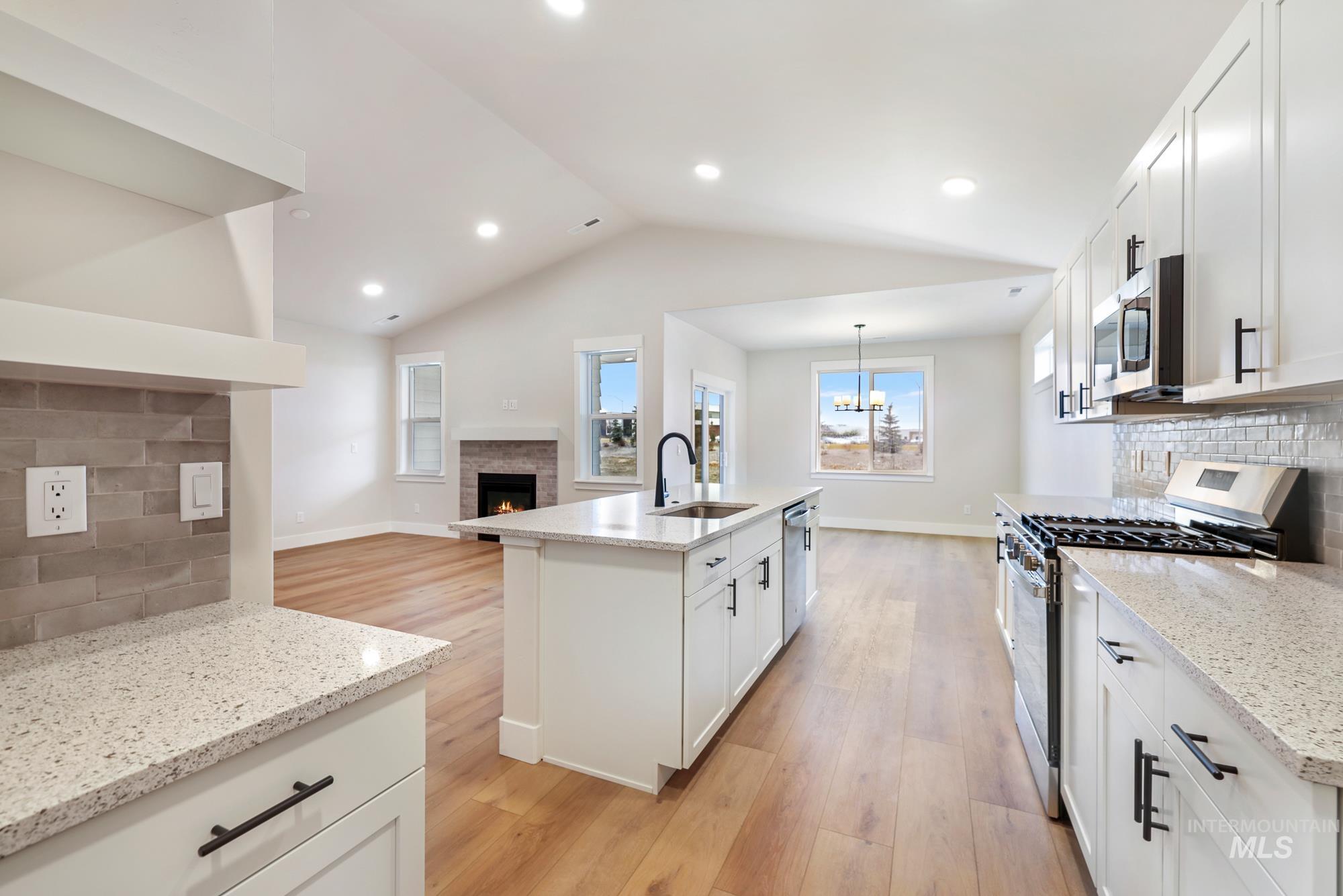 1677 Tule Dr, Twin Falls, Idaho 83301, 3 Bedrooms, 2 Bathrooms, Residential For Sale, Price $454,990, 98965140