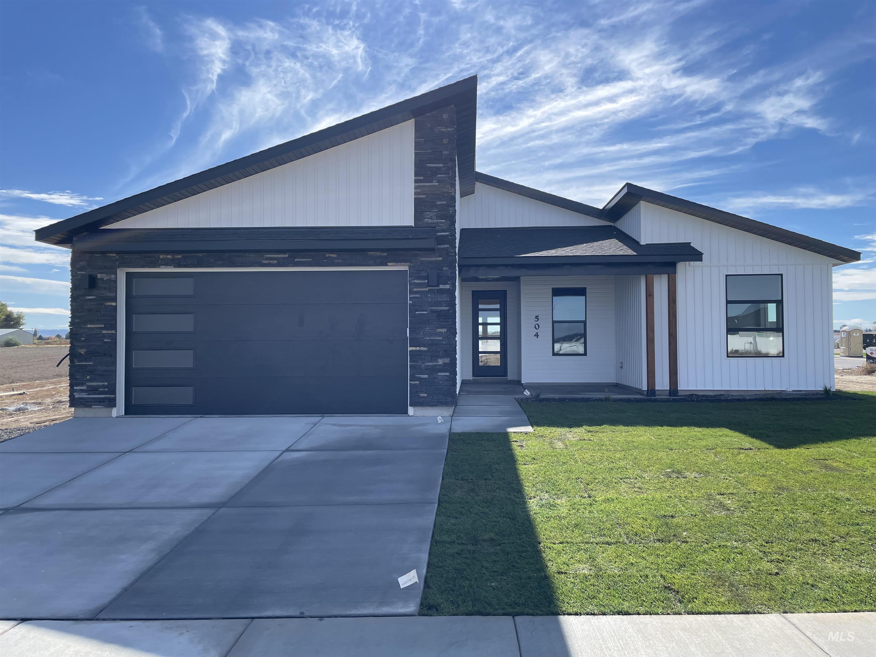 504 Carson Dr, Twin Falls, Idaho 83301, 3 Bedrooms, 2 Bathrooms, Residential For Sale, Price $392,900,MLS 98965141