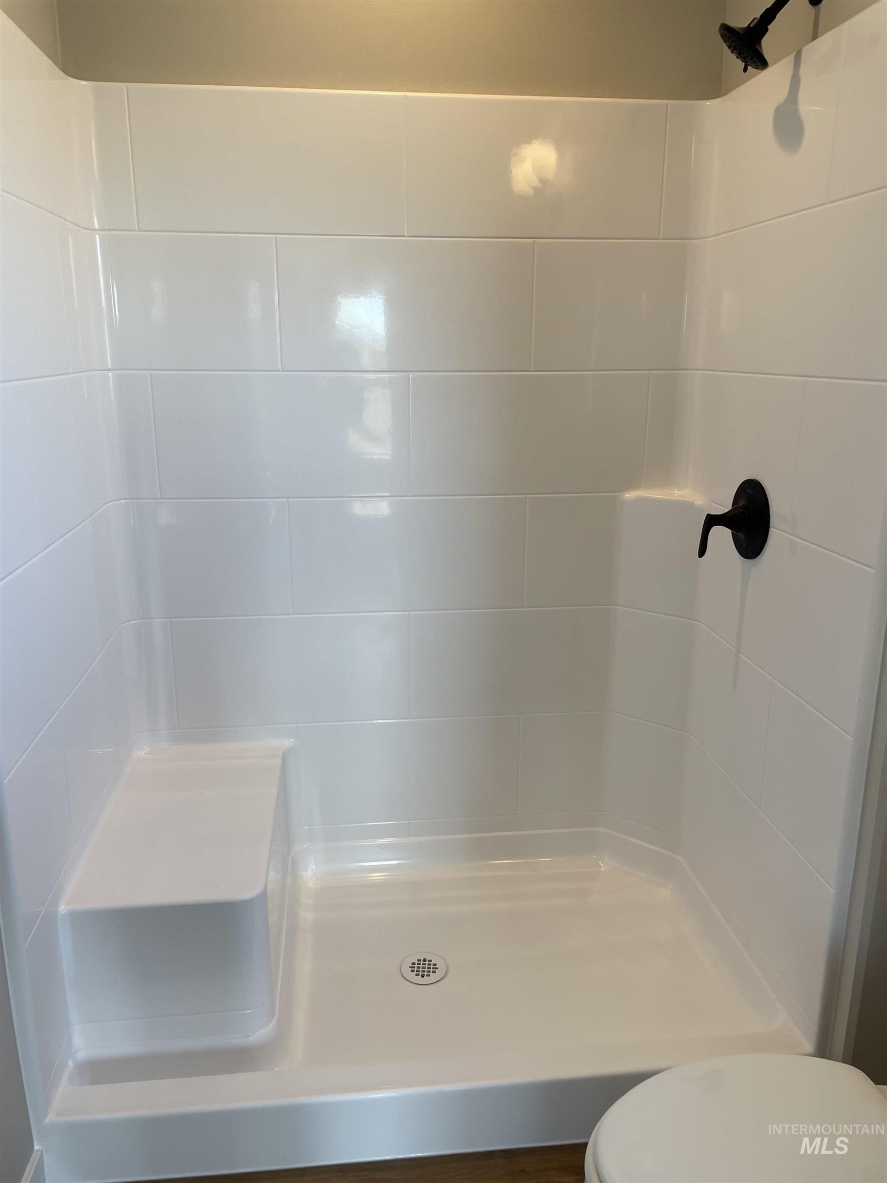 504 Carson Dr, Twin Falls, Idaho 83301, 3 Bedrooms, 2 Bathrooms, Residential For Sale, Price $392,900,MLS 98965141