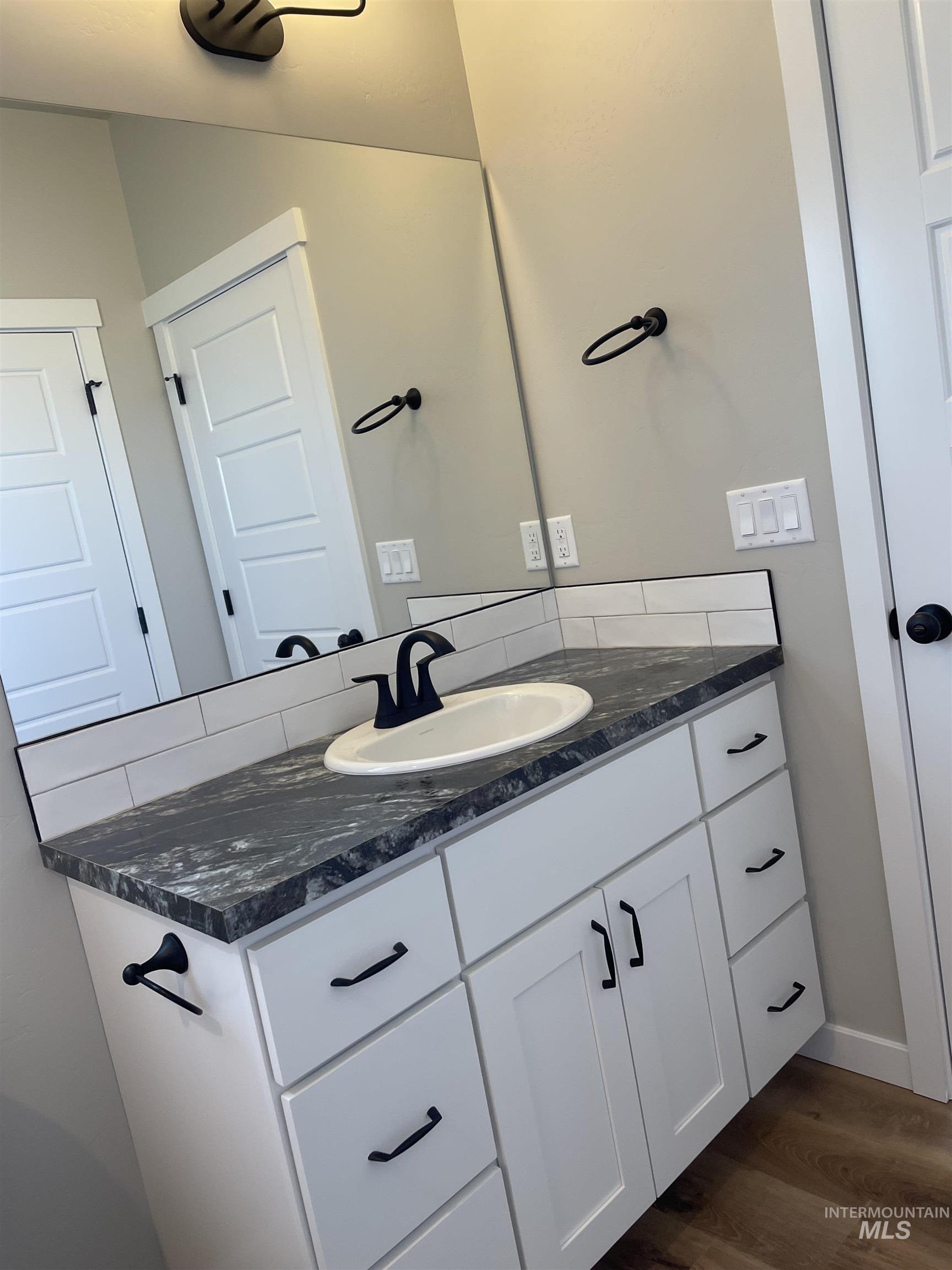 504 Carson Dr, Twin Falls, Idaho 83301, 3 Bedrooms, 2 Bathrooms, Residential For Sale, Price $392,900,MLS 98965141