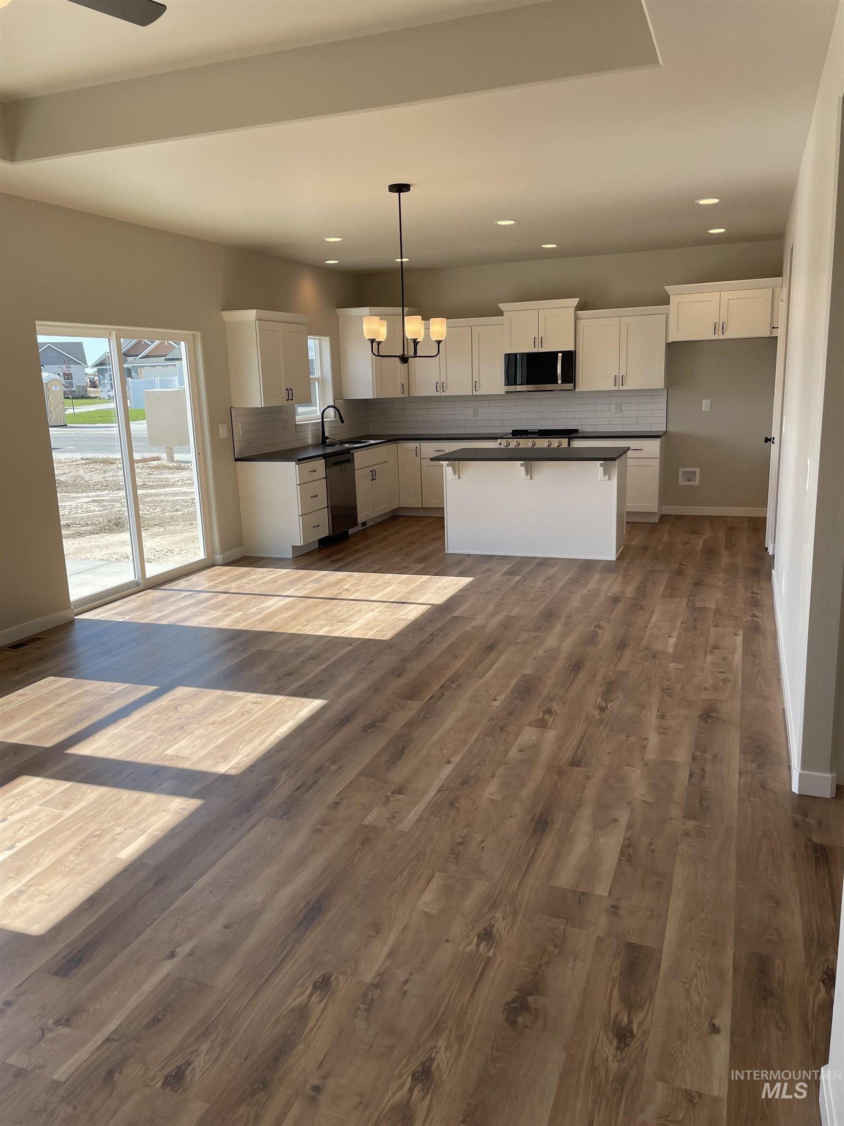 504 Carson Dr, Twin Falls, Idaho 83301, 3 Bedrooms, 2 Bathrooms, Residential For Sale, Price $392,900,MLS 98965141