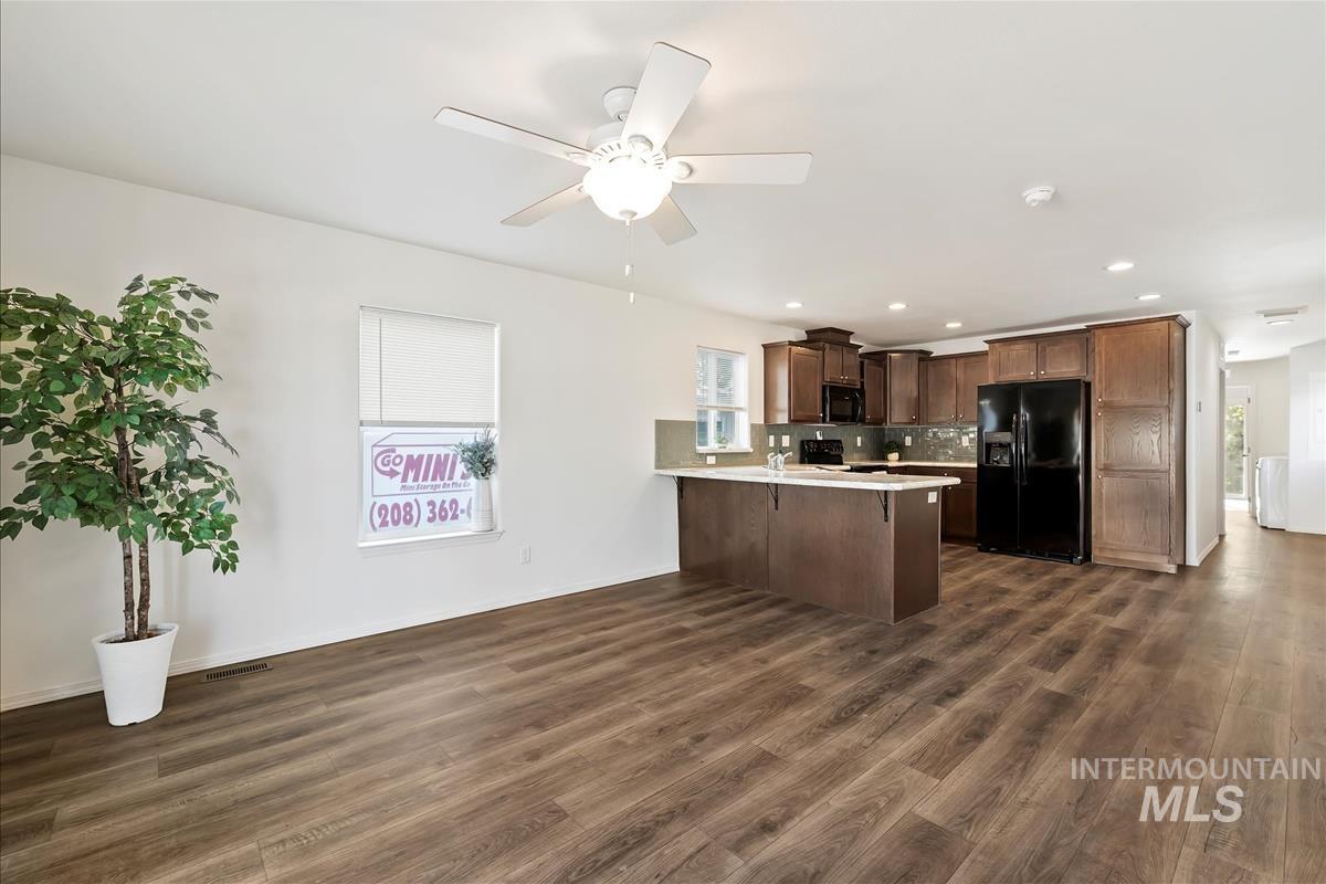 583 E Watercress Ln, Eagle, Idaho 83616, 2 Bedrooms, 1 Bathroom, Residential For Sale, Price $119,900,MLS 98965152