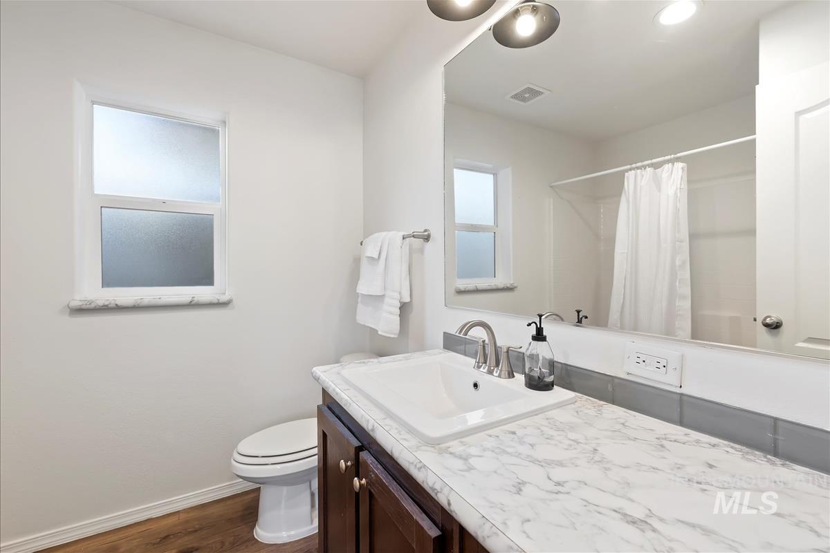 583 E Watercress Ln, Eagle, Idaho 83616, 2 Bedrooms, 1 Bathroom, Residential For Sale, Price $119,900,MLS 98965152