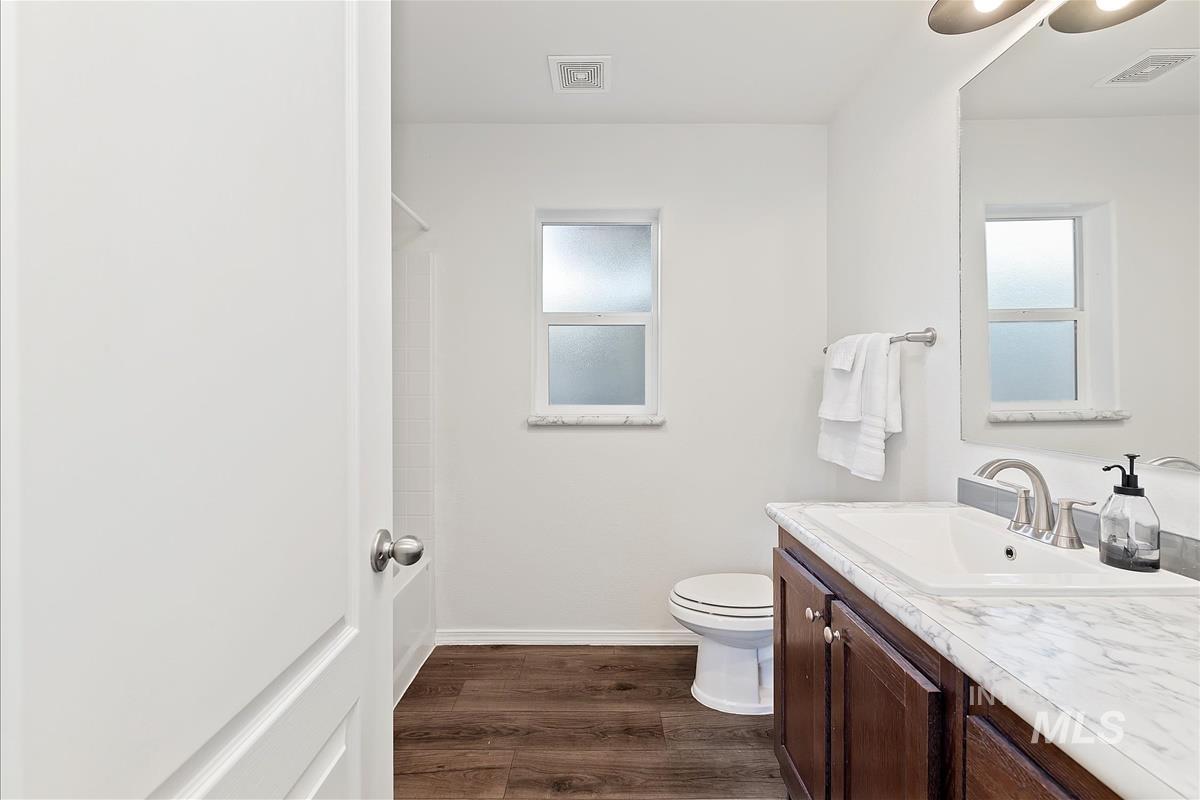 583 E Watercress Ln, Eagle, Idaho 83616, 2 Bedrooms, 1 Bathroom, Residential For Sale, Price $119,900,MLS 98965152