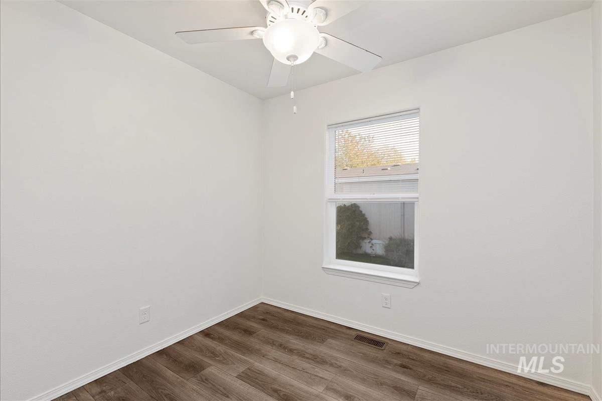 583 E Watercress Ln, Eagle, Idaho 83616, 2 Bedrooms, 1 Bathroom, Residential For Sale, Price $119,900,MLS 98965152