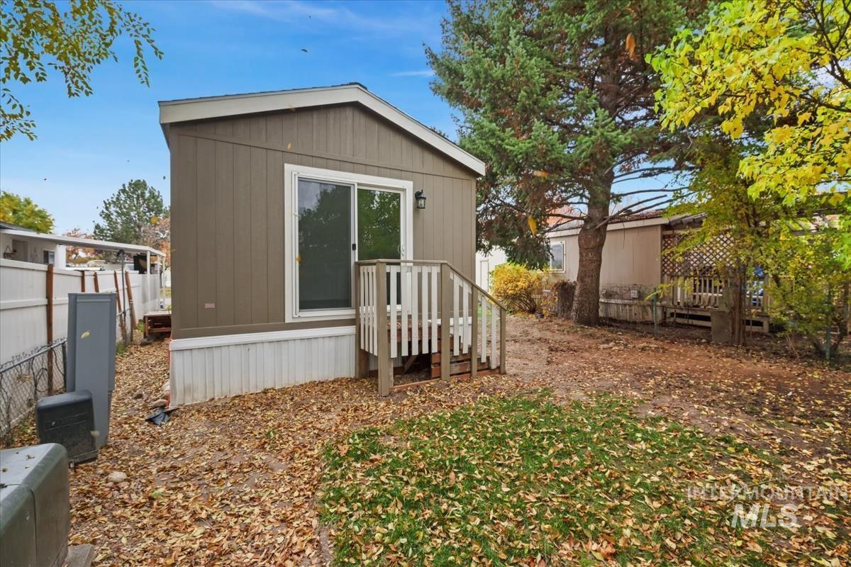 583 E Watercress Ln, Eagle, Idaho 83616, 2 Bedrooms, 1 Bathroom, Residential For Sale, Price $119,900,MLS 98965152