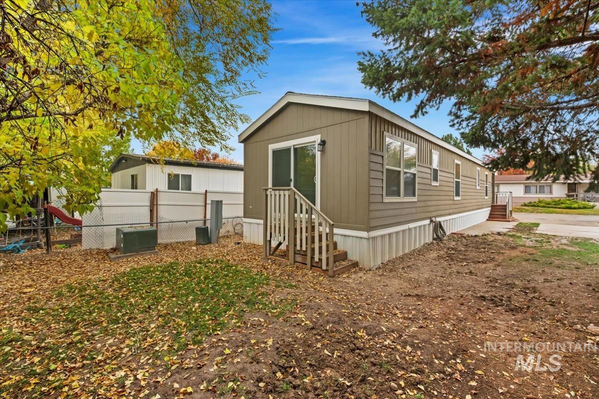 583 E Watercress Ln, Eagle, Idaho 83616, 2 Bedrooms, 1 Bathroom, Residential For Sale, Price $119,900,MLS 98965152