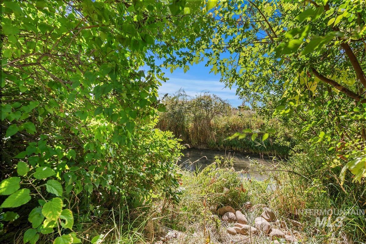 583 E Watercress Ln, Eagle, Idaho 83616, 2 Bedrooms, 1 Bathroom, Residential For Sale, Price $119,900,MLS 98965152