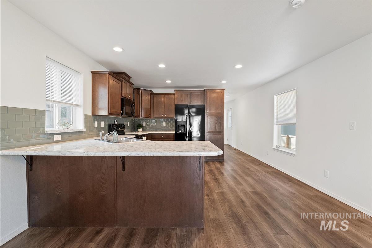 583 E Watercress Ln, Eagle, Idaho 83616, 2 Bedrooms, 1 Bathroom, Residential For Sale, Price $119,900,MLS 98965152