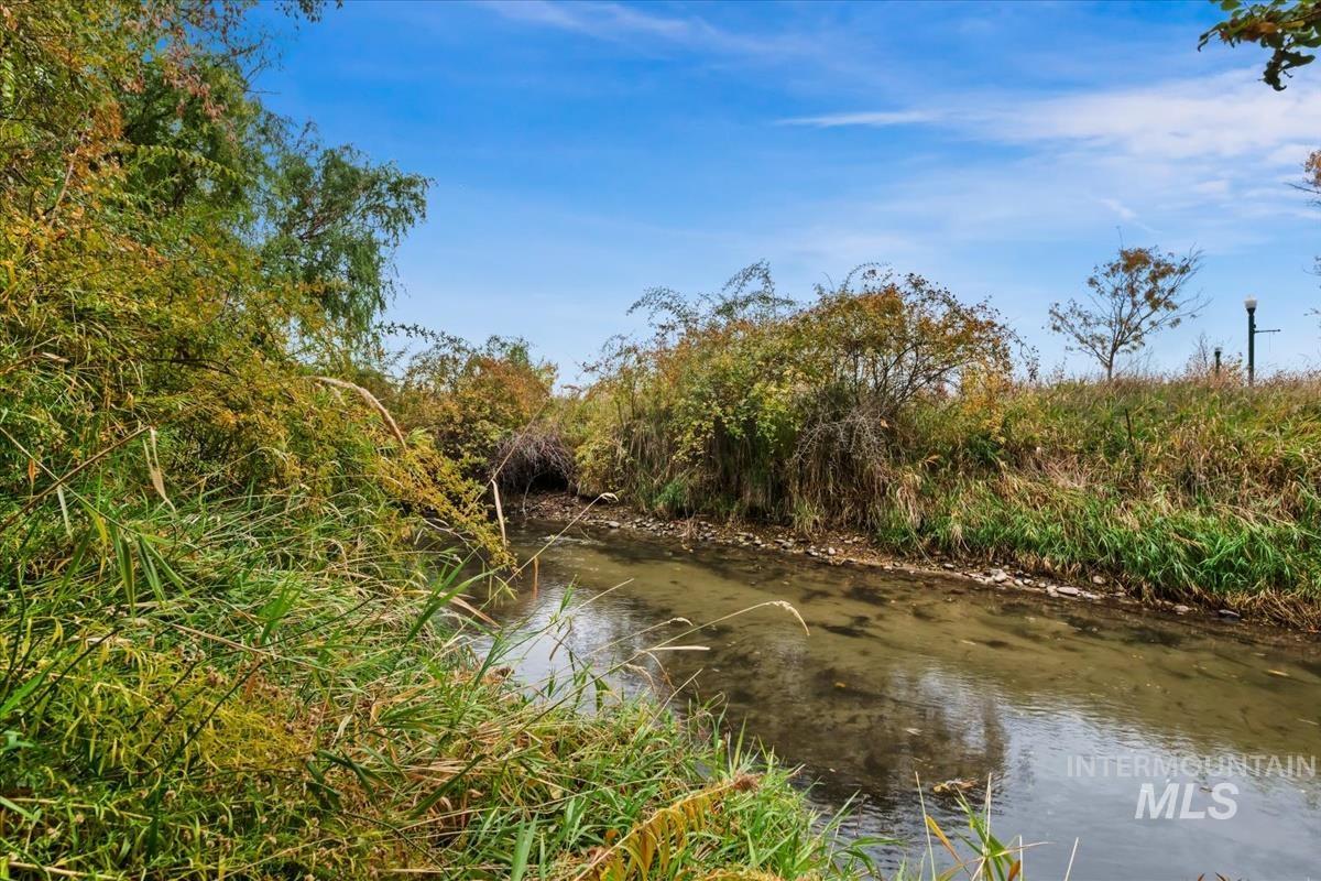 583 E Watercress Ln, Eagle, Idaho 83616, 2 Bedrooms, 1 Bathroom, Residential For Sale, Price $119,900,MLS 98965152