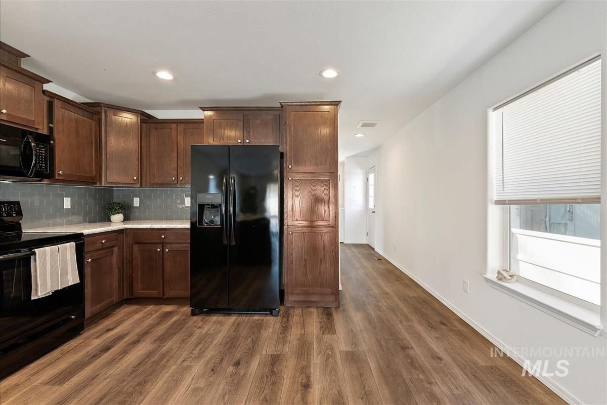 583 E Watercress Ln, Eagle, Idaho 83616, 2 Bedrooms, 1 Bathroom, Residential For Sale, Price $119,900,MLS 98965152