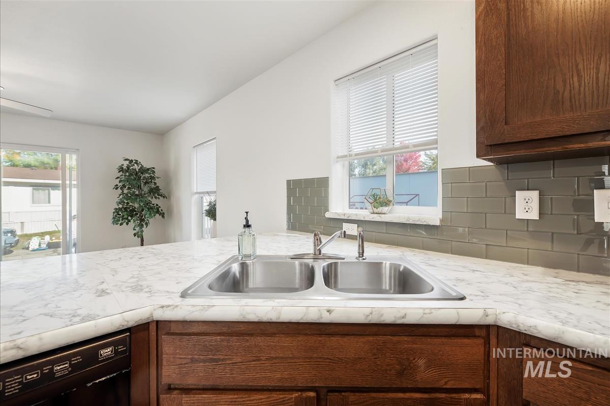 583 E Watercress Ln, Eagle, Idaho 83616, 2 Bedrooms, 1 Bathroom, Residential For Sale, Price $119,900,MLS 98965152