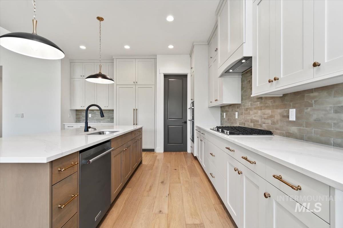 11421 S Saylis, Kuna, Idaho 83634, 4 Bedrooms, 4 Bathrooms, Residential For Sale, Price $859,880,MLS 98965166