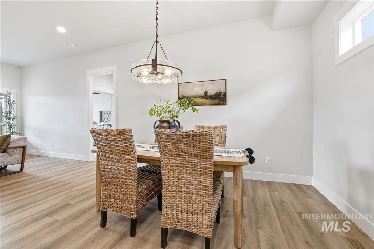 1367 E Andes Dr, Kuna, Idaho 83634, 3 Bedrooms, 2 Bathrooms, Residential For Sale, Price $529,900,MLS 98965192