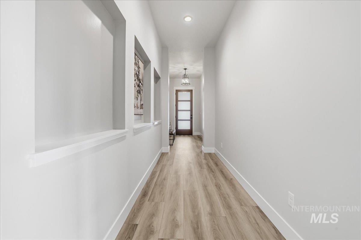 1367 E Andes Dr, Kuna, Idaho 83634, 3 Bedrooms, 2 Bathrooms, Residential For Sale, Price $529,900,MLS 98965192