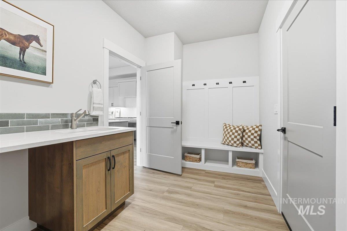 1367 E Andes Dr, Kuna, Idaho 83634, 3 Bedrooms, 2 Bathrooms, Residential For Sale, Price $529,900,MLS 98965192