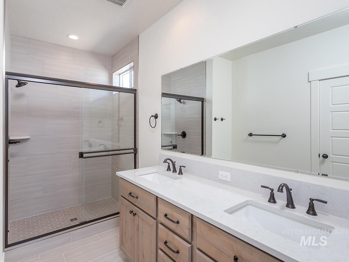 8490 W Millcreek Ct, Star, Idaho 83669, 3 Bedrooms, 2 Bathrooms, Residential For Sale, Price $419,995,MLS 98965203