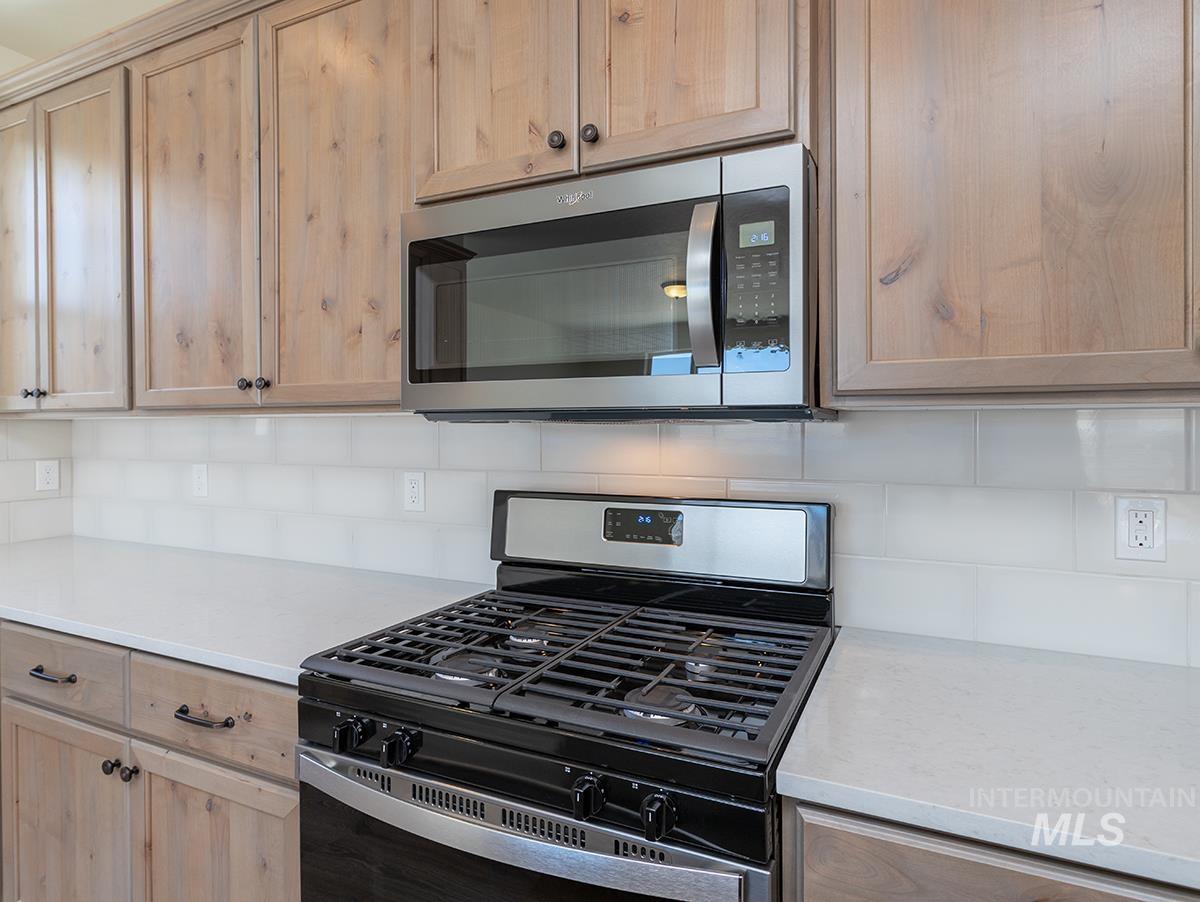 8490 W Millcreek Ct, Star, Idaho 83669, 3 Bedrooms, 2 Bathrooms, Residential For Sale, Price $419,995,MLS 98965203