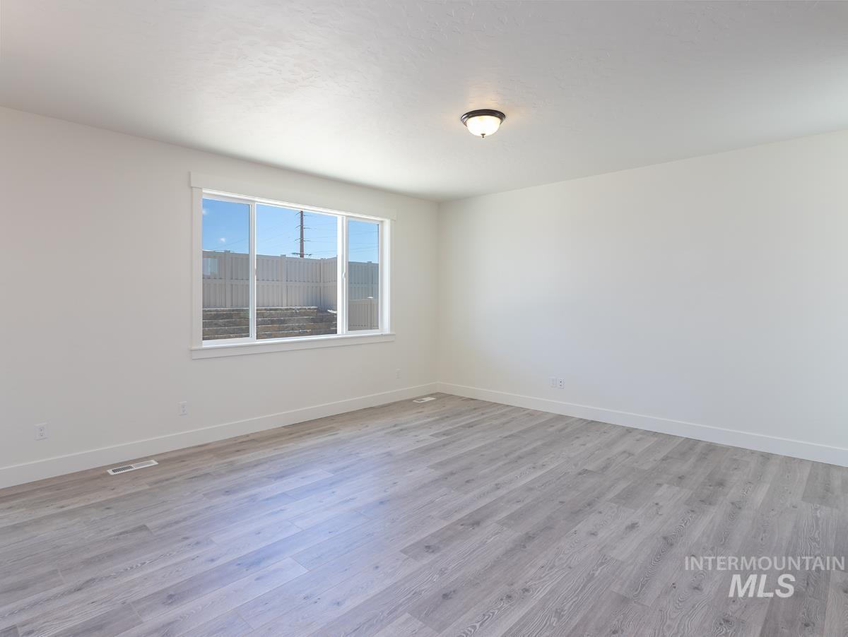 8490 W Millcreek Ct, Star, Idaho 83669, 3 Bedrooms, 2 Bathrooms, Residential For Sale, Price $419,995,MLS 98965203