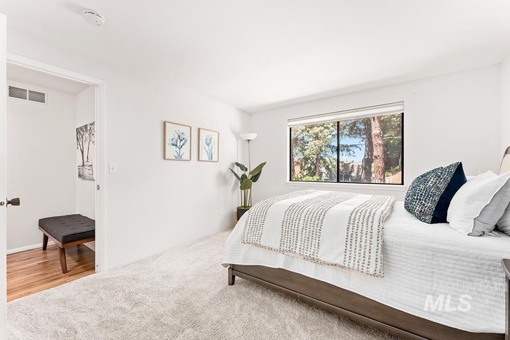 103 W Braemere Rd, Boise, Idaho 83702, 2 Bedrooms, 2 Bathrooms, Residential For Sale, Price $520,000,MLS 98965205