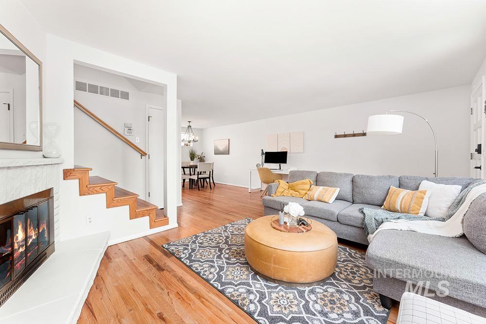 103 W Braemere Rd, Boise, Idaho 83702, 2 Bedrooms, 2 Bathrooms, Residential For Sale, Price $520,000,MLS 98965205