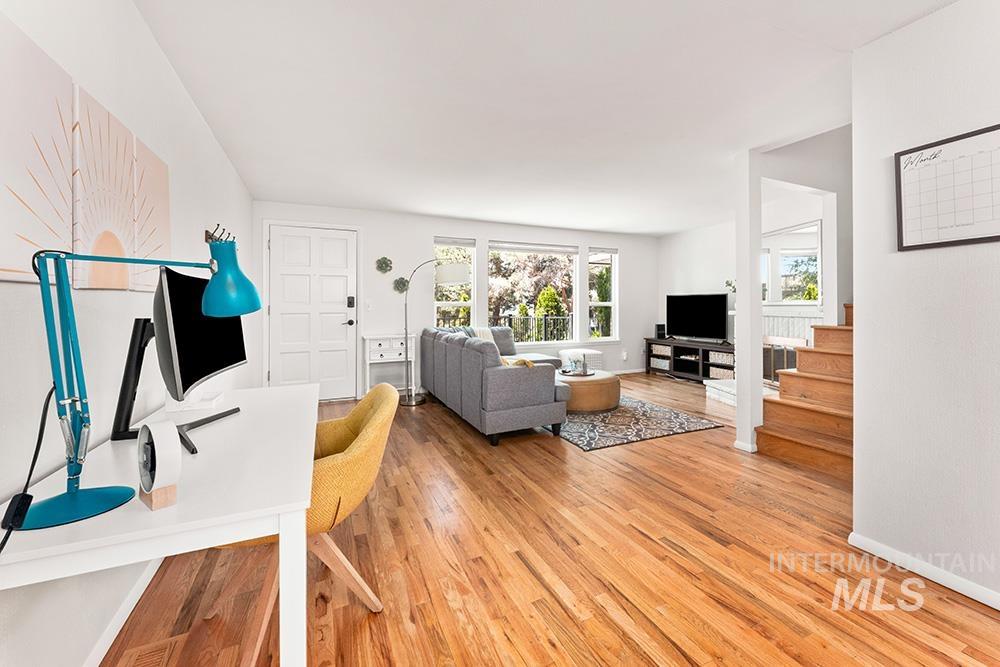 103 W Braemere Rd, Boise, Idaho 83702, 2 Bedrooms, 2 Bathrooms, Residential For Sale, Price $520,000,MLS 98965205