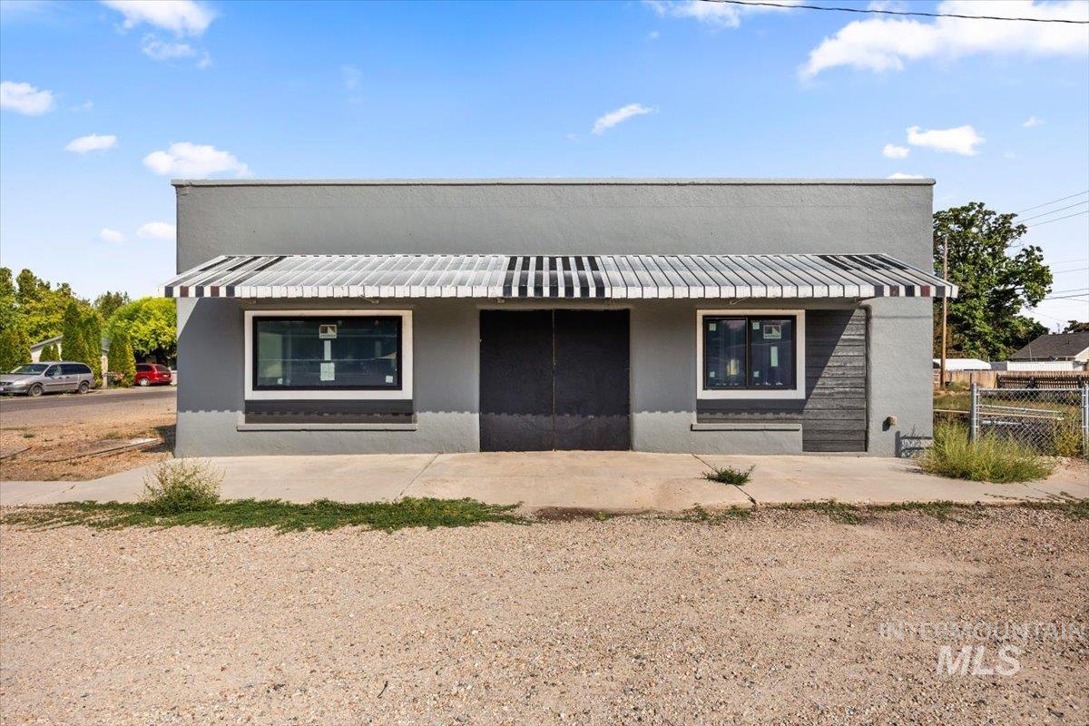 120 N Main St, Homedale, Idaho 83628, 2 Bedrooms, 2 Bathrooms, Residential For Sale, Price $275,000,MLS 98965210