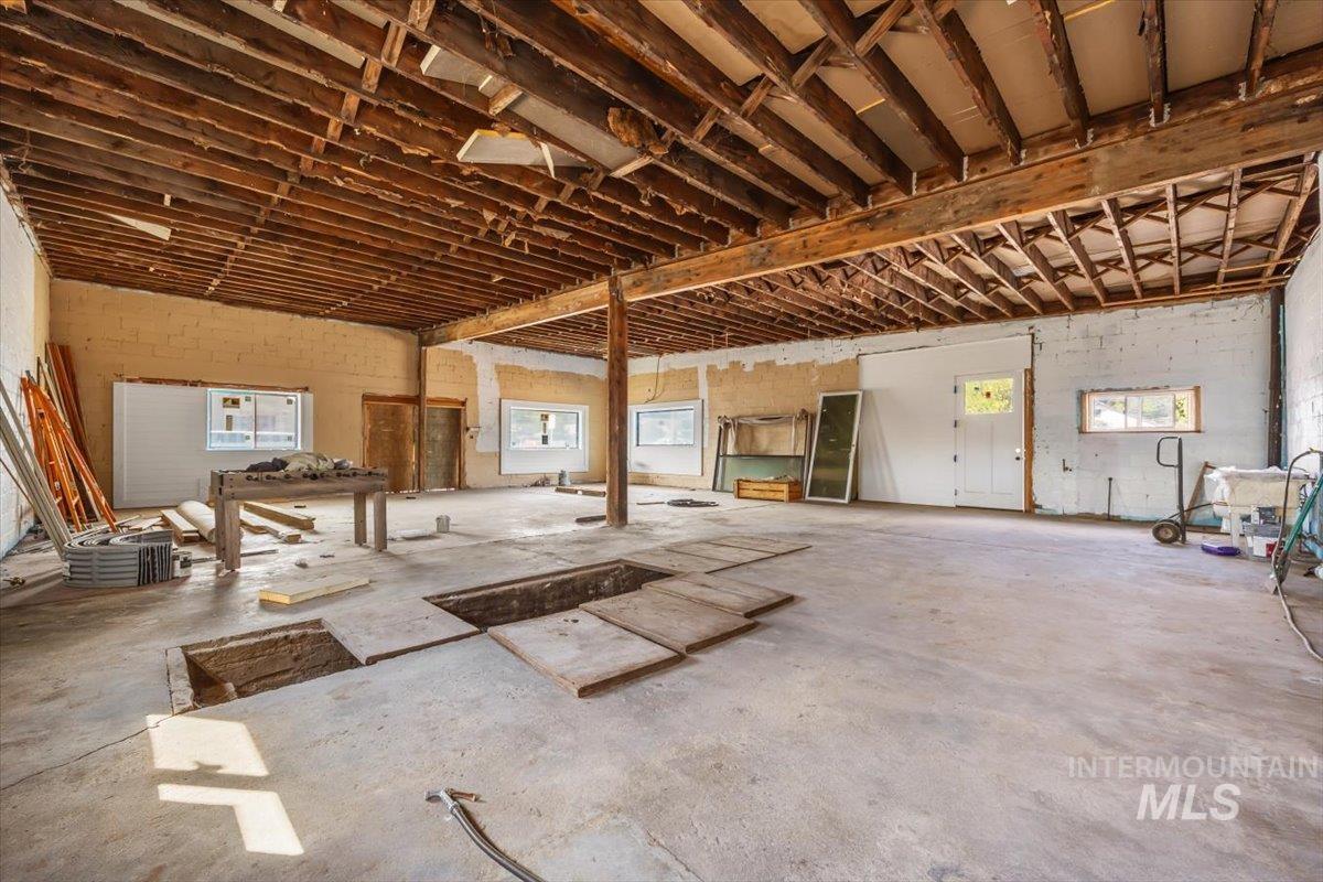 120 N Main St, Homedale, Idaho 83628, 2 Bedrooms, 2 Bathrooms, Residential For Sale, Price $275,000,MLS 98965210